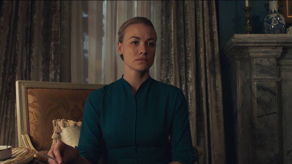 https://imgix.vielskerserier.dk/2020/09/Yvonne_Strahovski_as_Serena_Joy_.jpg
