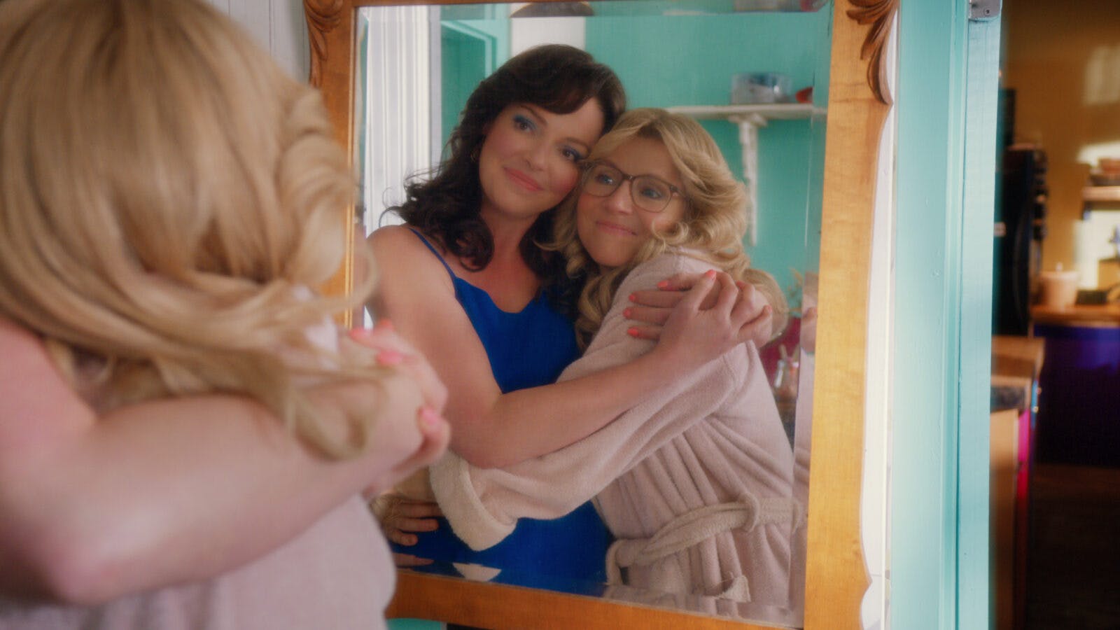 Anmeldelse: "Firefly Lane" er ikke bare let underholdning