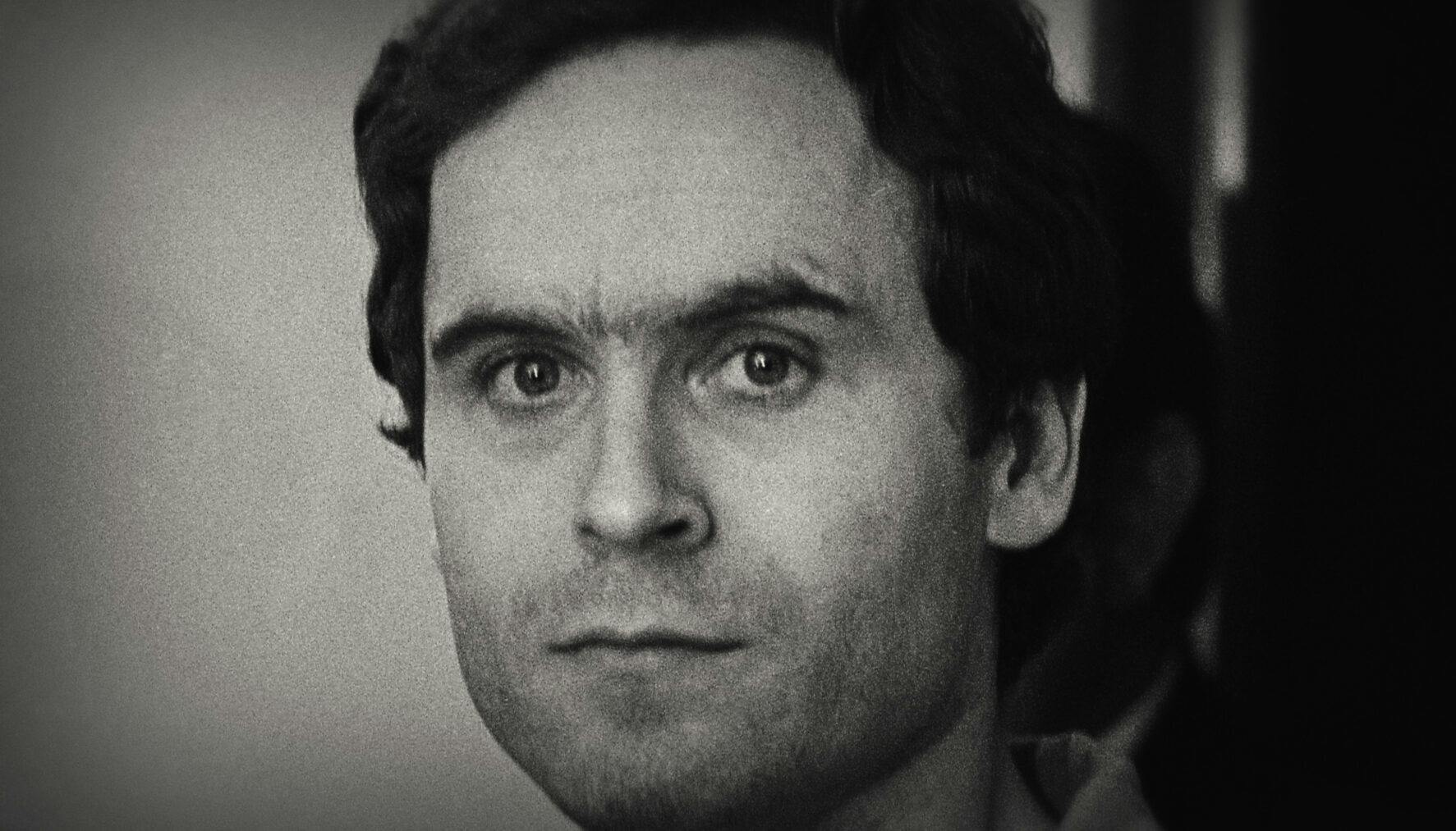 https://imgix.vielskerserier.dk/2021/09/Conversations_with_a_Killer__The_Ted_Bundy_Tapes_S01E01_8m39s12449f.jpg
