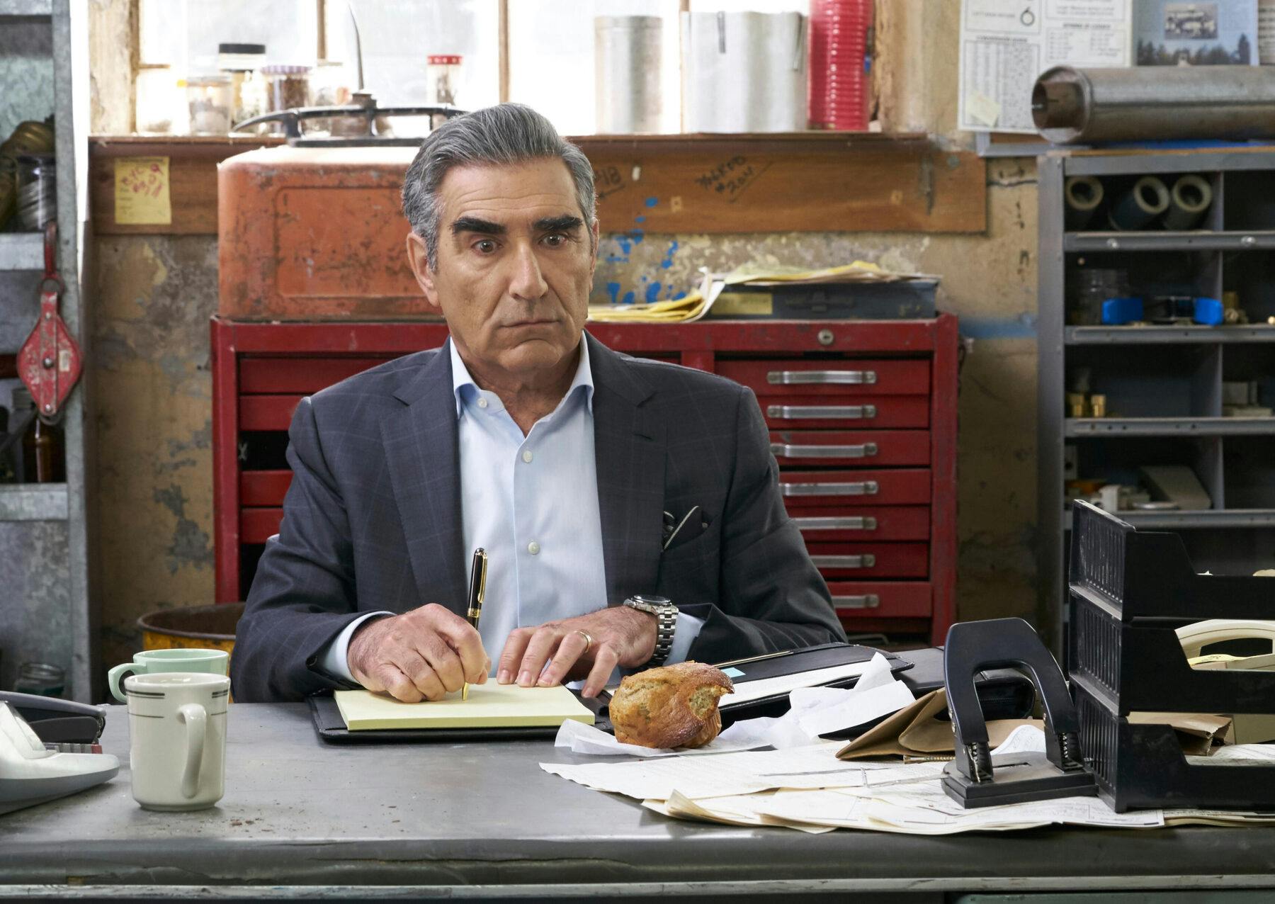 Eugene Levy som Johnny Rose i serien 'Schitt's Creek' på C More