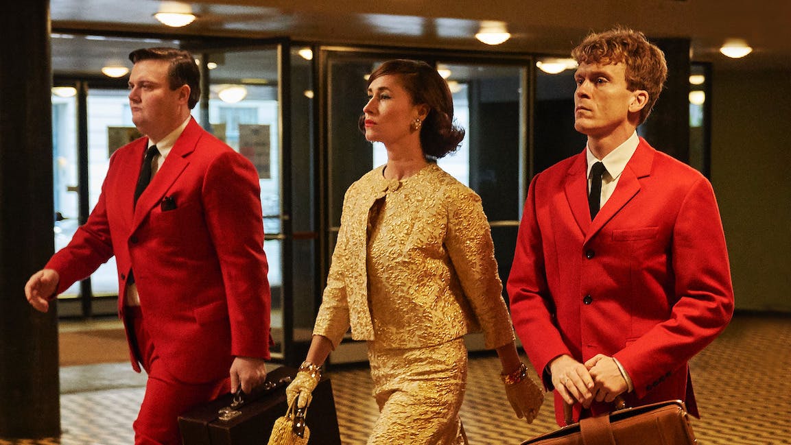 Nicolai Jørgensen, Rosalinde Mynster og Morten Hee Andersen i 'Carmen Curlers'