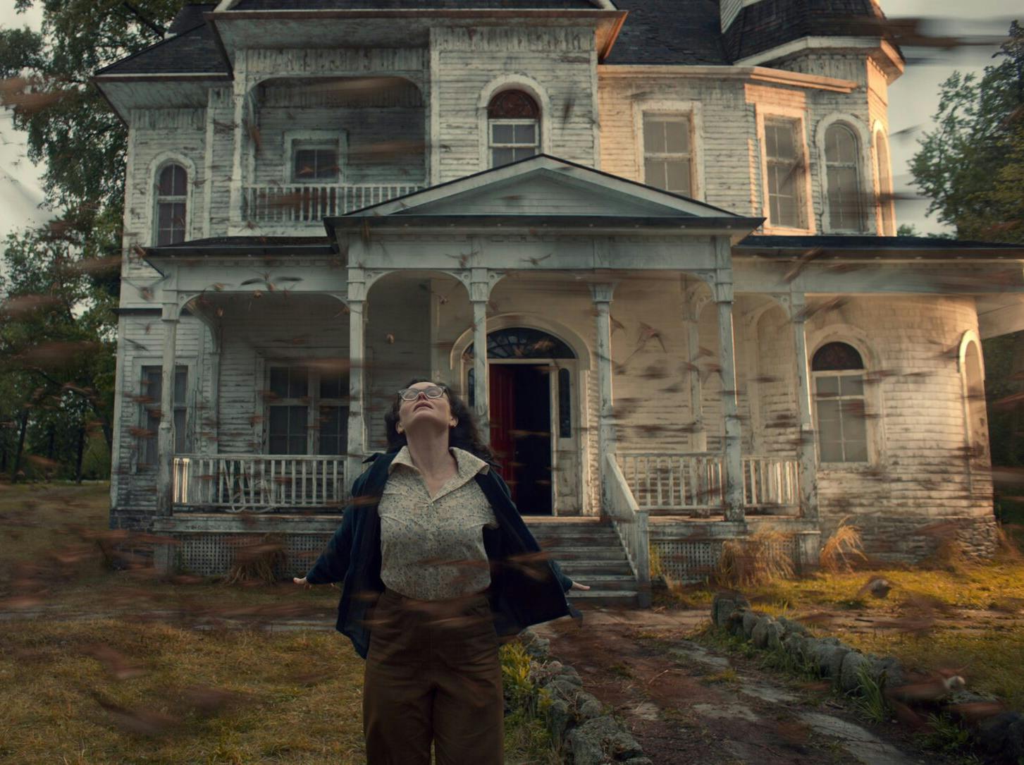 Essie Davis som Nancy Bradley i afsnittet “The Murmuring” i Guillermo del Toros 'Cabinet Of Curiosities'