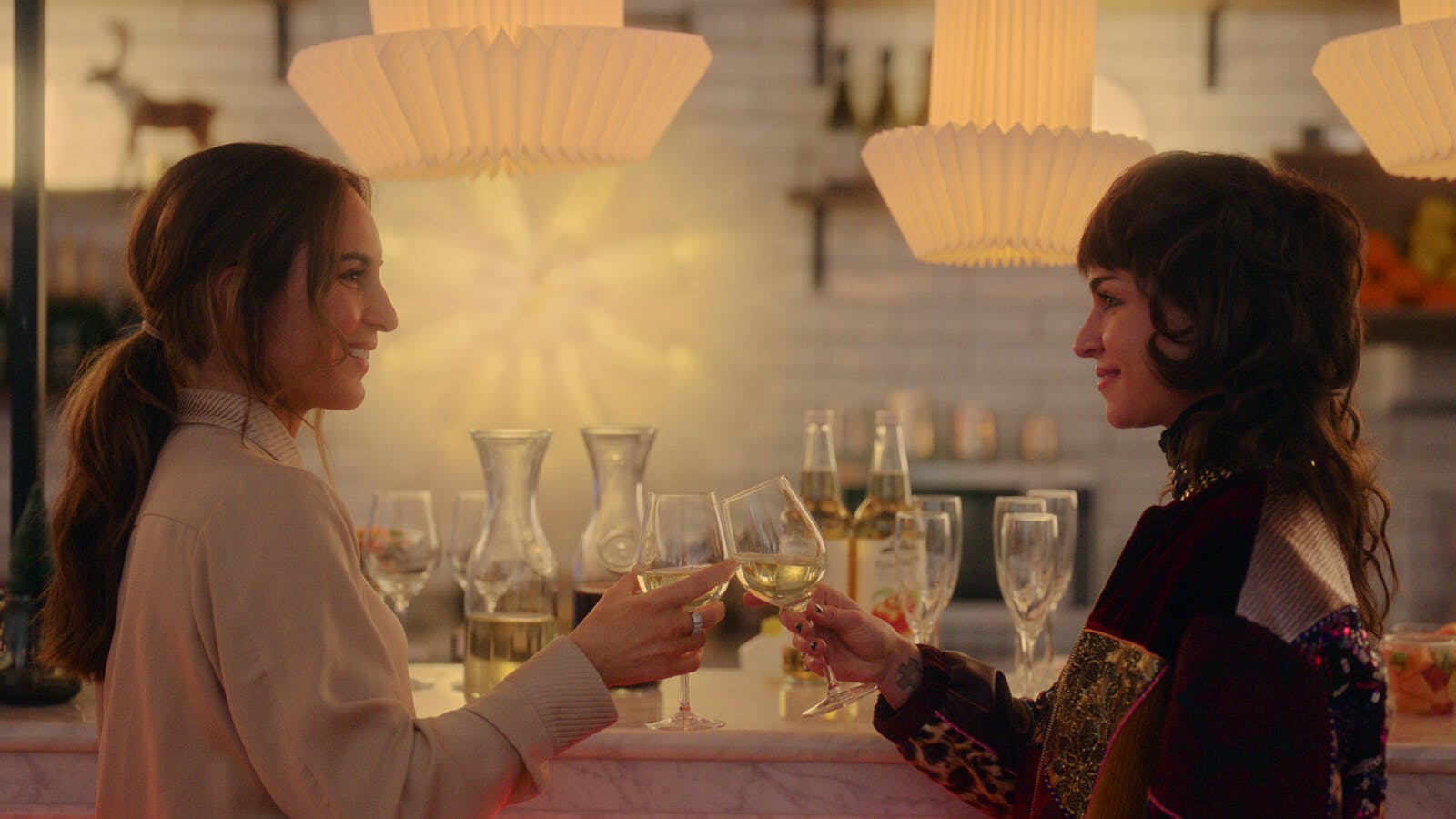 Alexandra Rapaport og Ida Elise Broch i 'Julestorm'