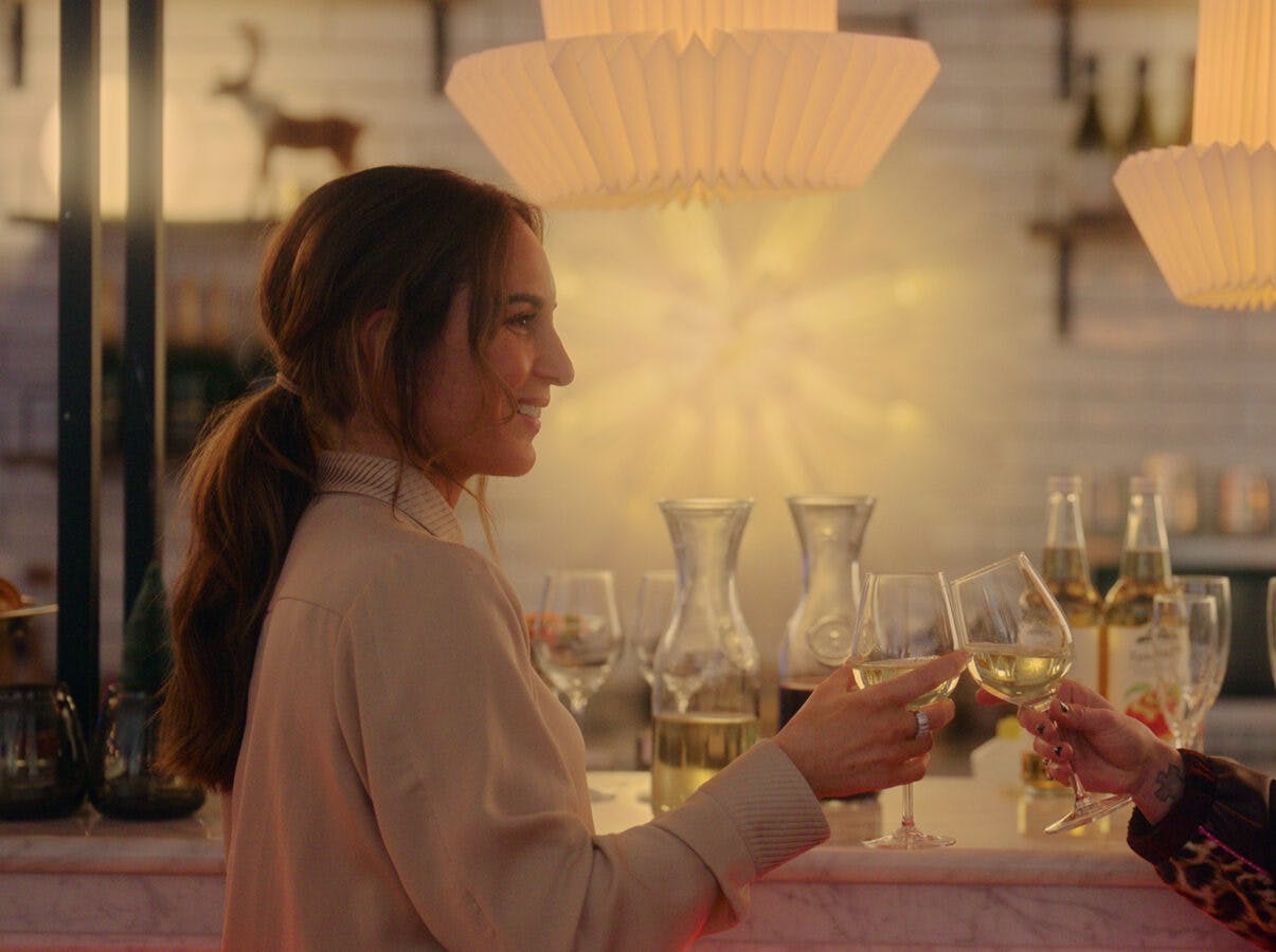 Alexandra Rapaport og Ida Elise Broch i 'Julestorm'