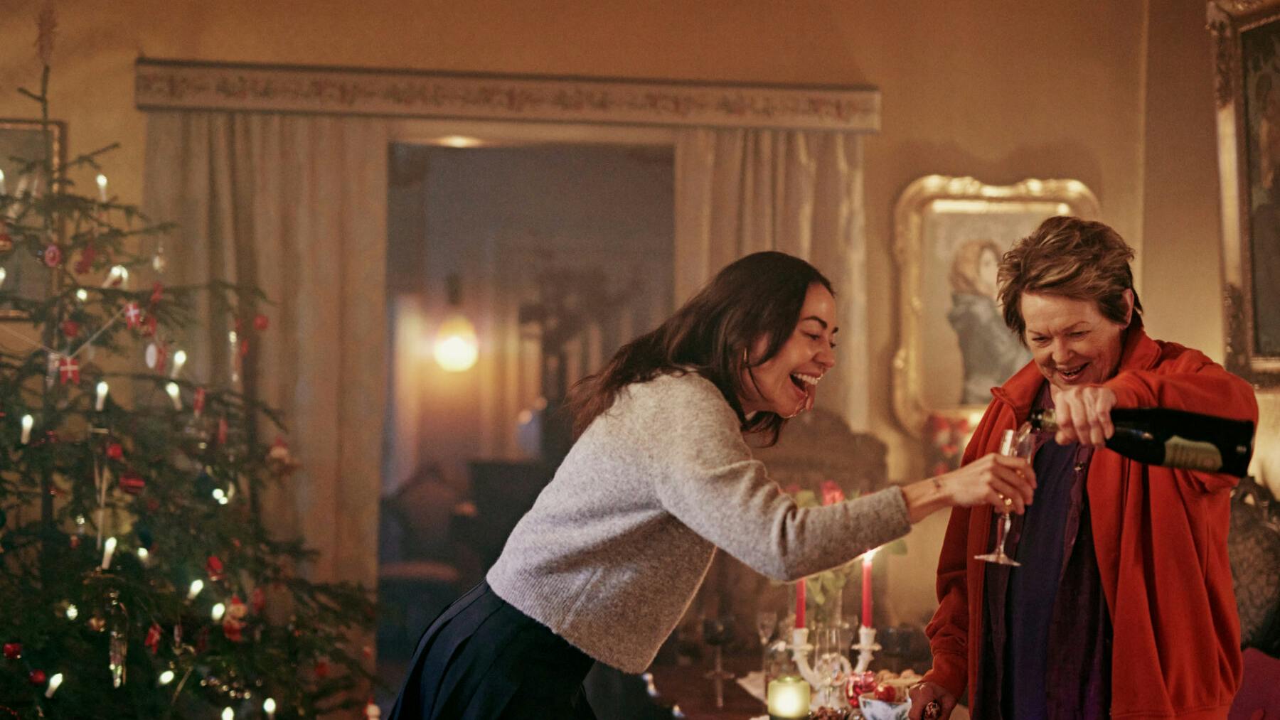 Sus Wilkins og Ghita Nørby i 'Julestorm'