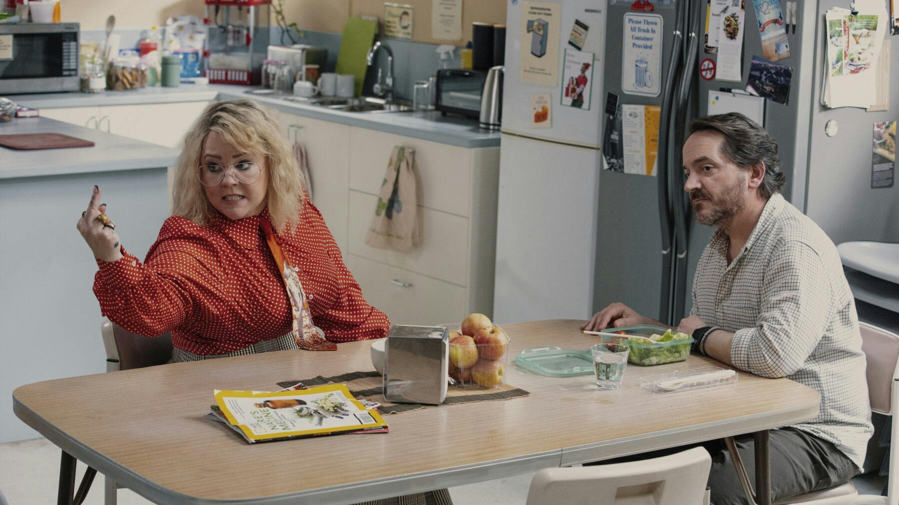 Melissa McCarthy som Amily Luck og Ben Falcone som Clark Thompson i 'God’s Favorite Idiot'