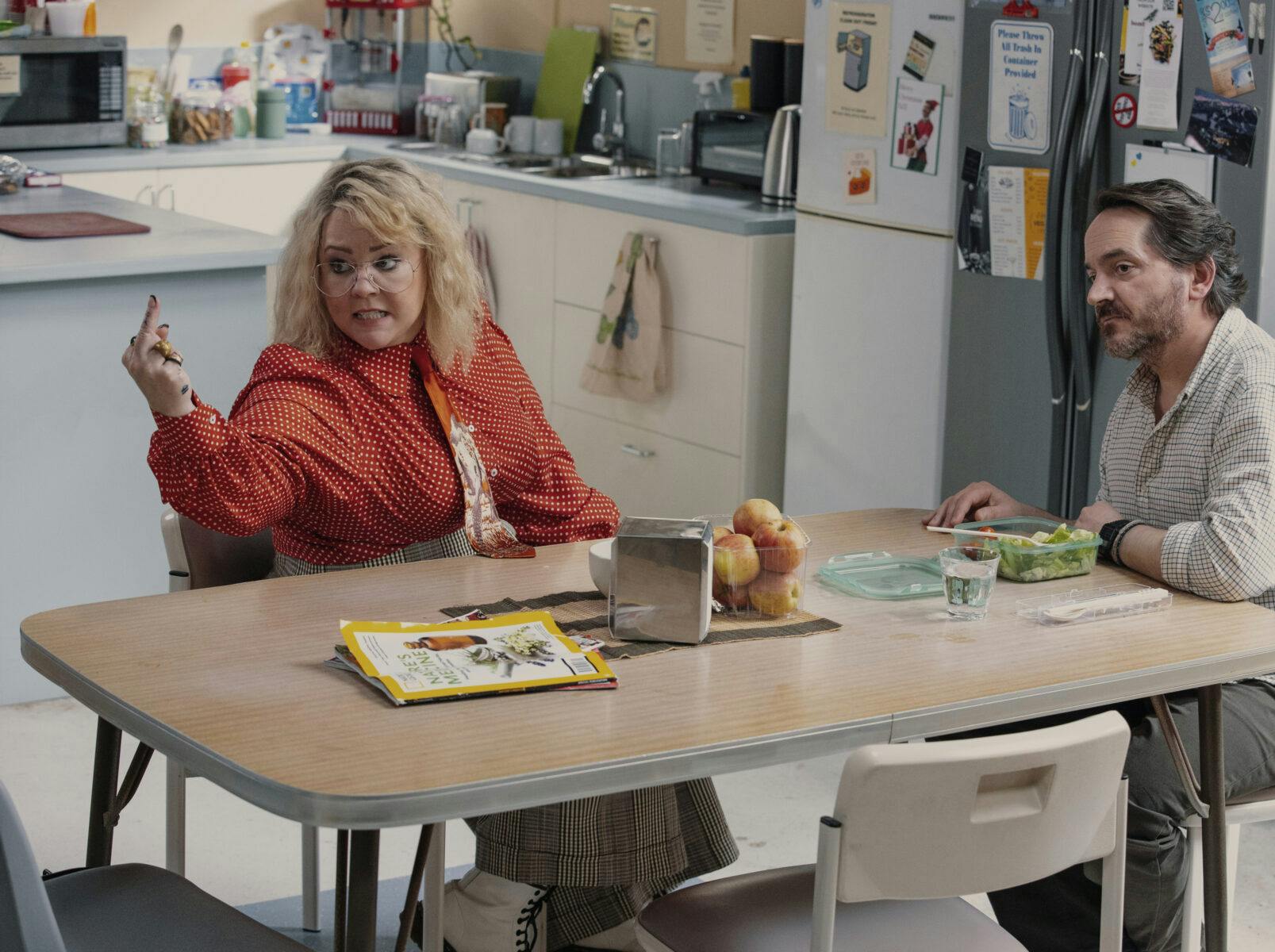 Melissa McCarthy som Amily Luck og Ben Falcone som Clark Thompson i 'God’s Favorite Idiot'