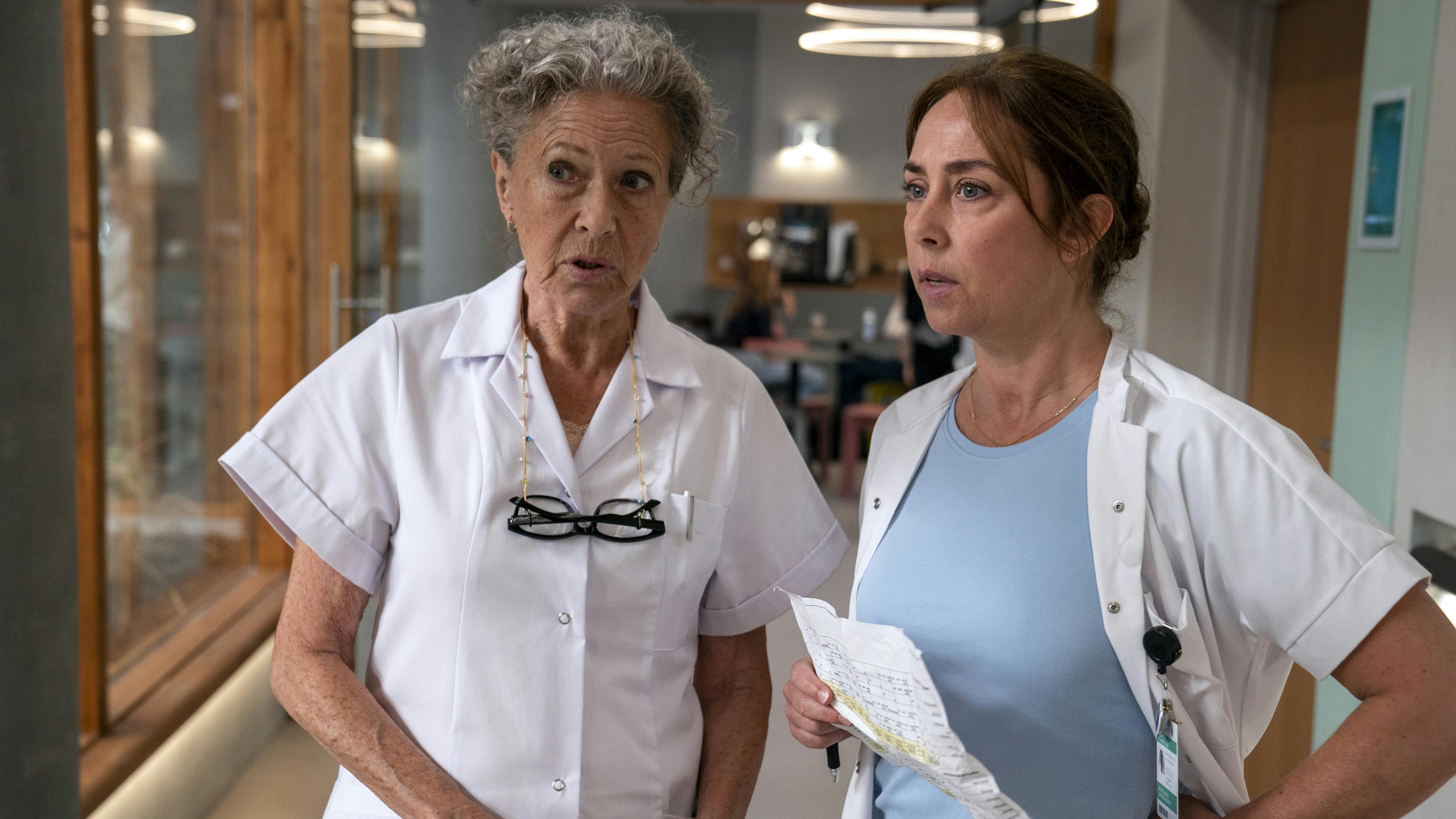 Vivi (Birthe Neumann) og Ella (Sofie Gråbøl) i 'Dag & nat'