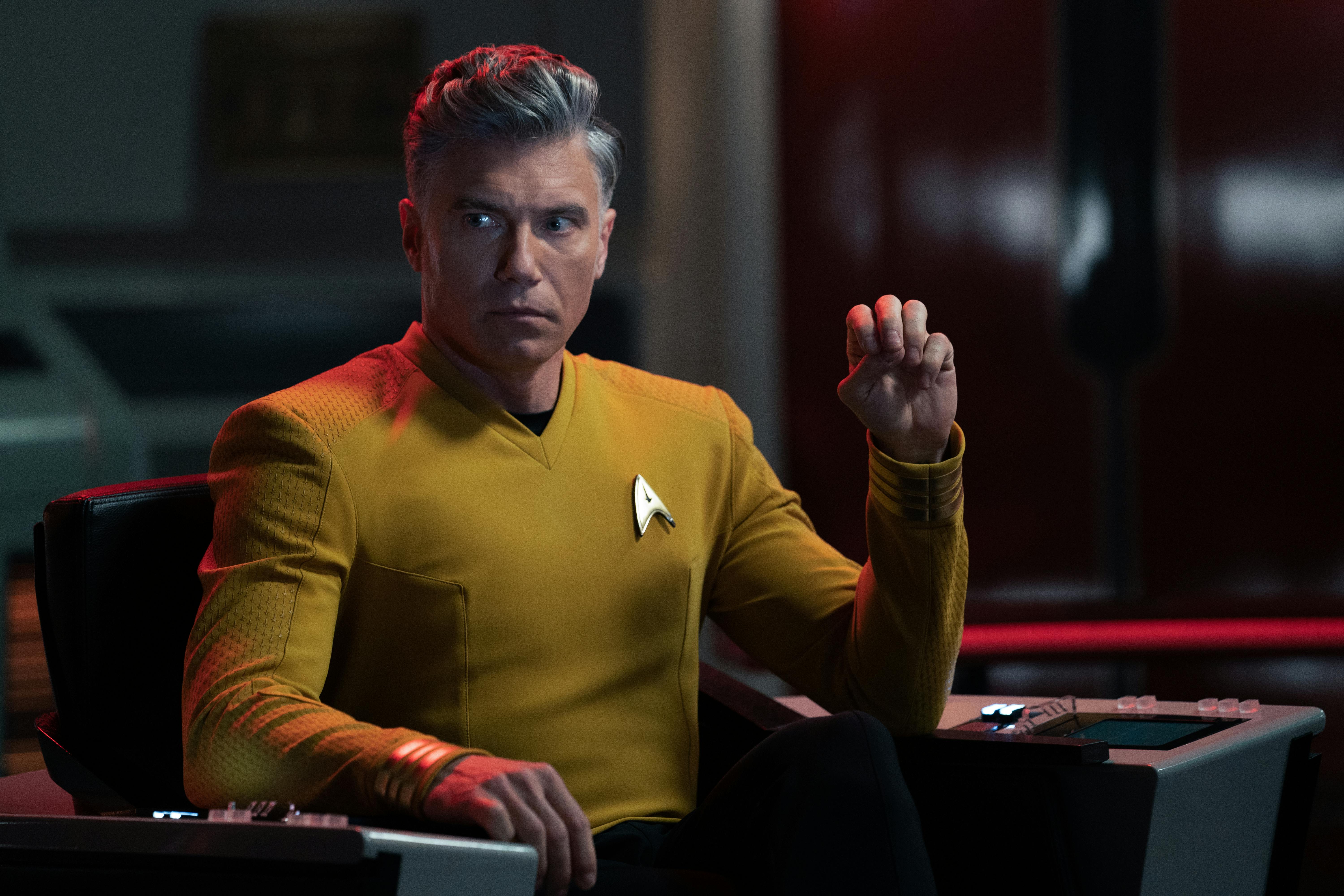 Anson Mount som Pike i Star Trek: Strange New Worlds