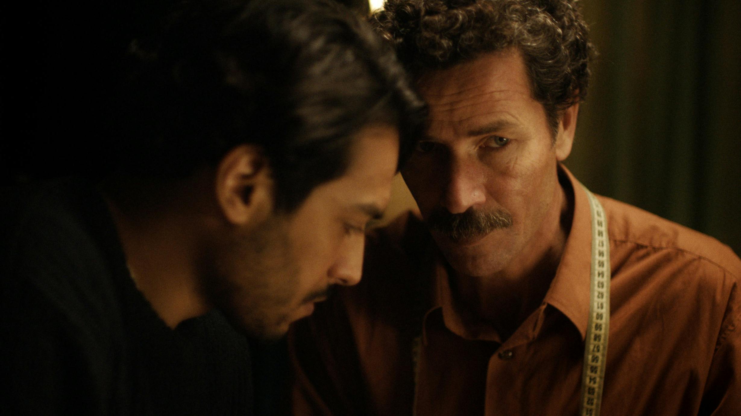 Den blå kaftan anmeldelse