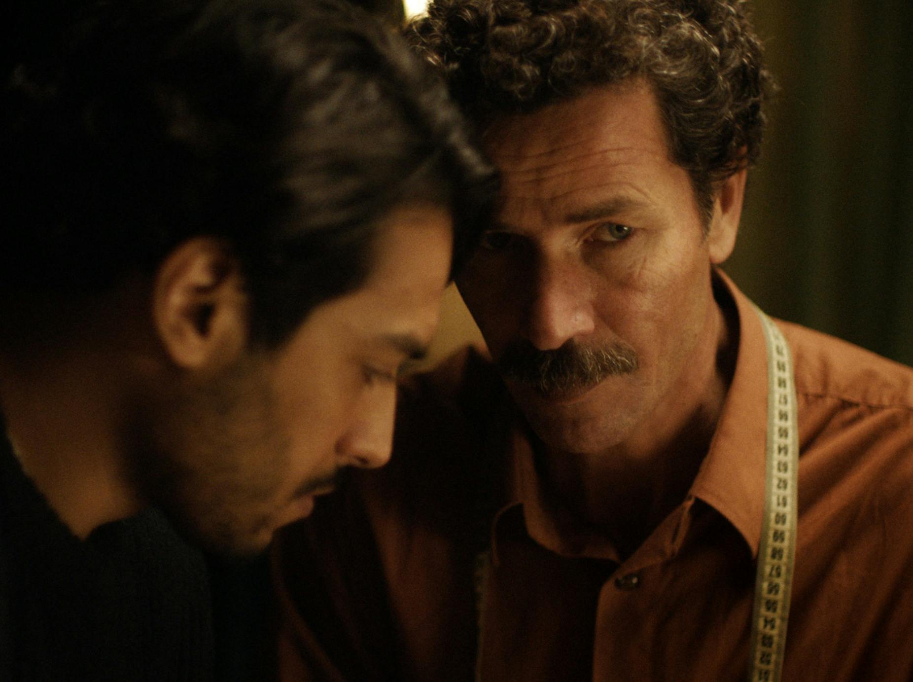 Den blå kaftan anmeldelse