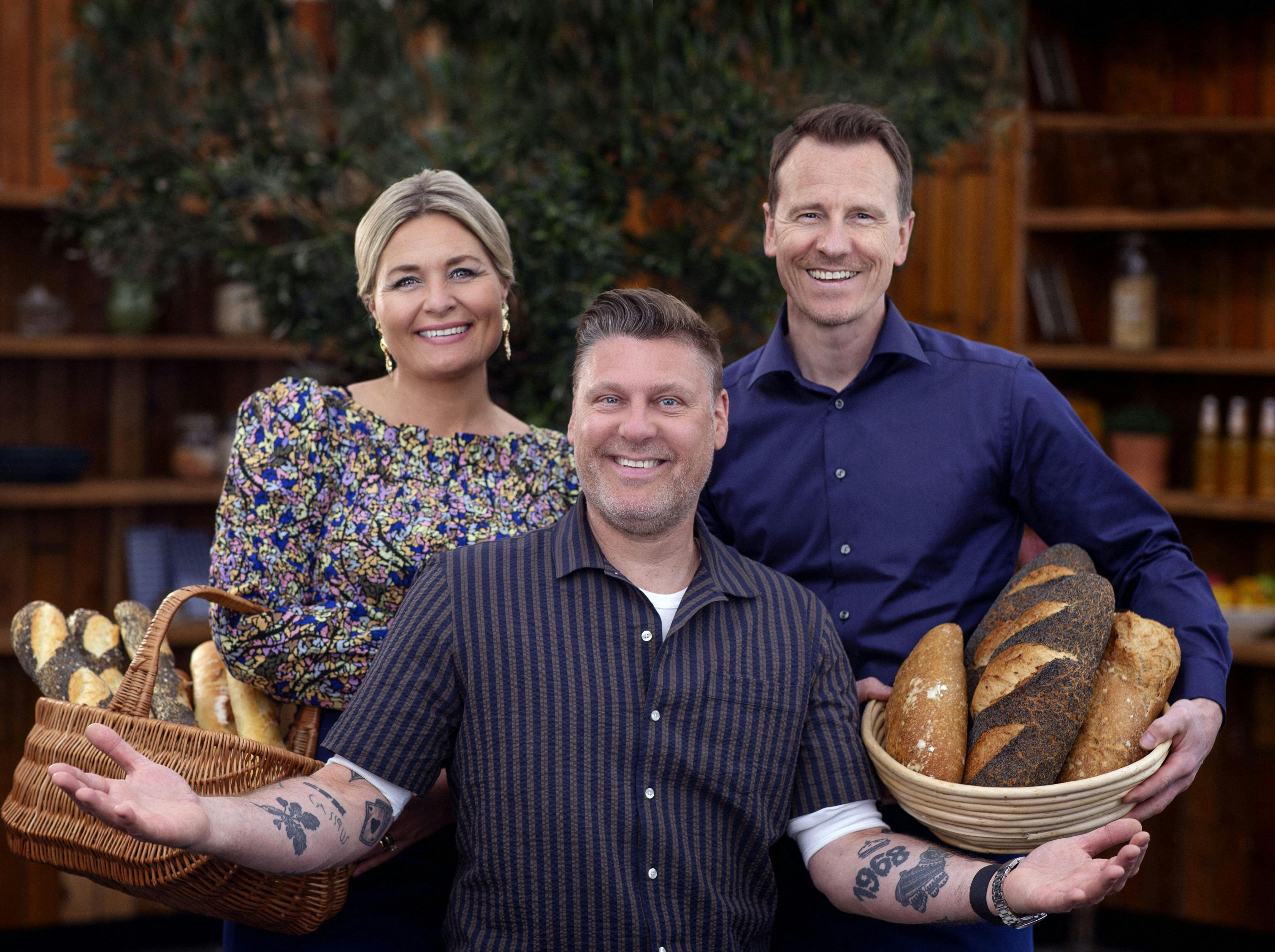 Vært og dommerne i 'Den store bagedyst'