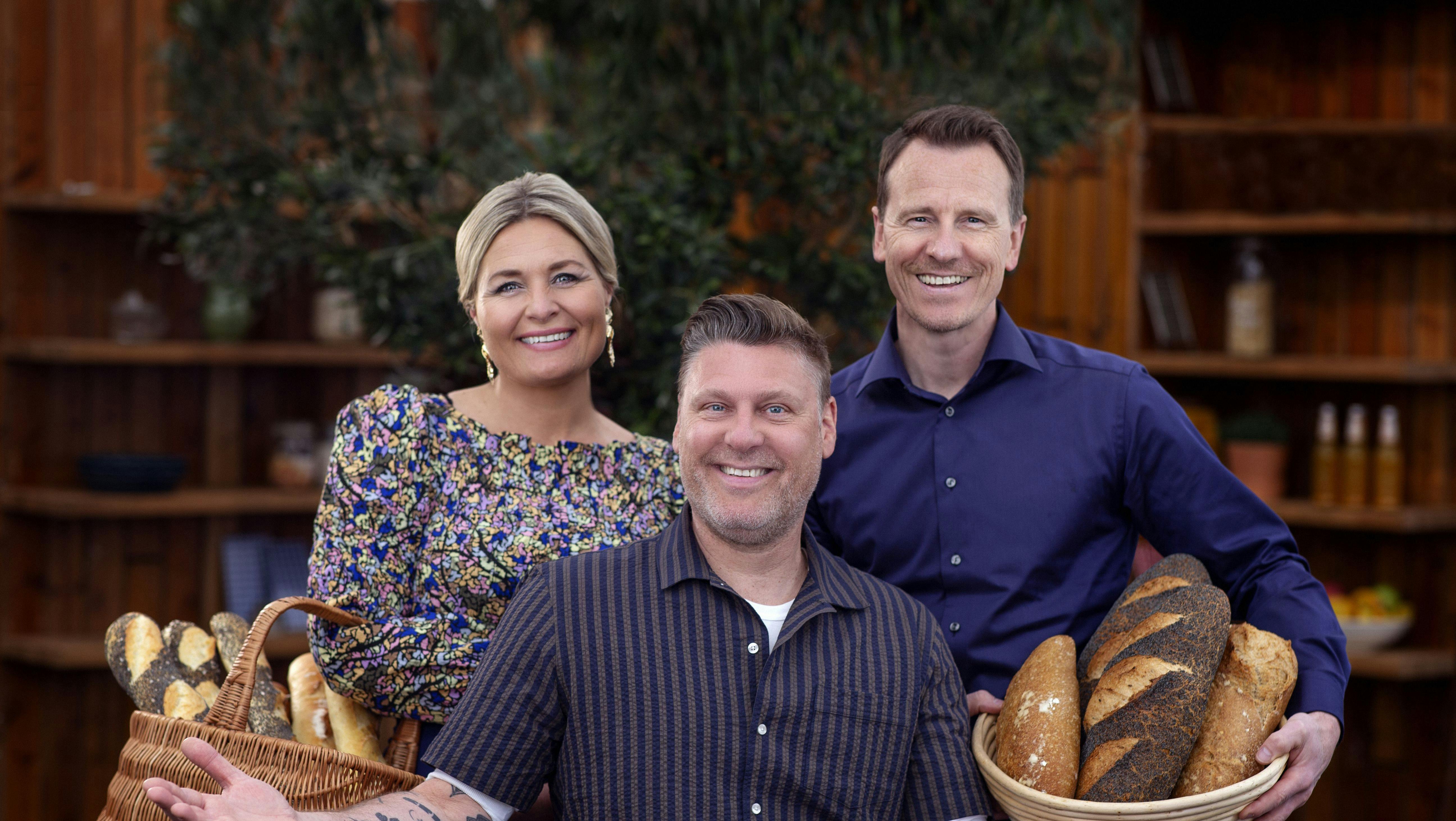 Vært og dommerne i 'Den store bagedyst'