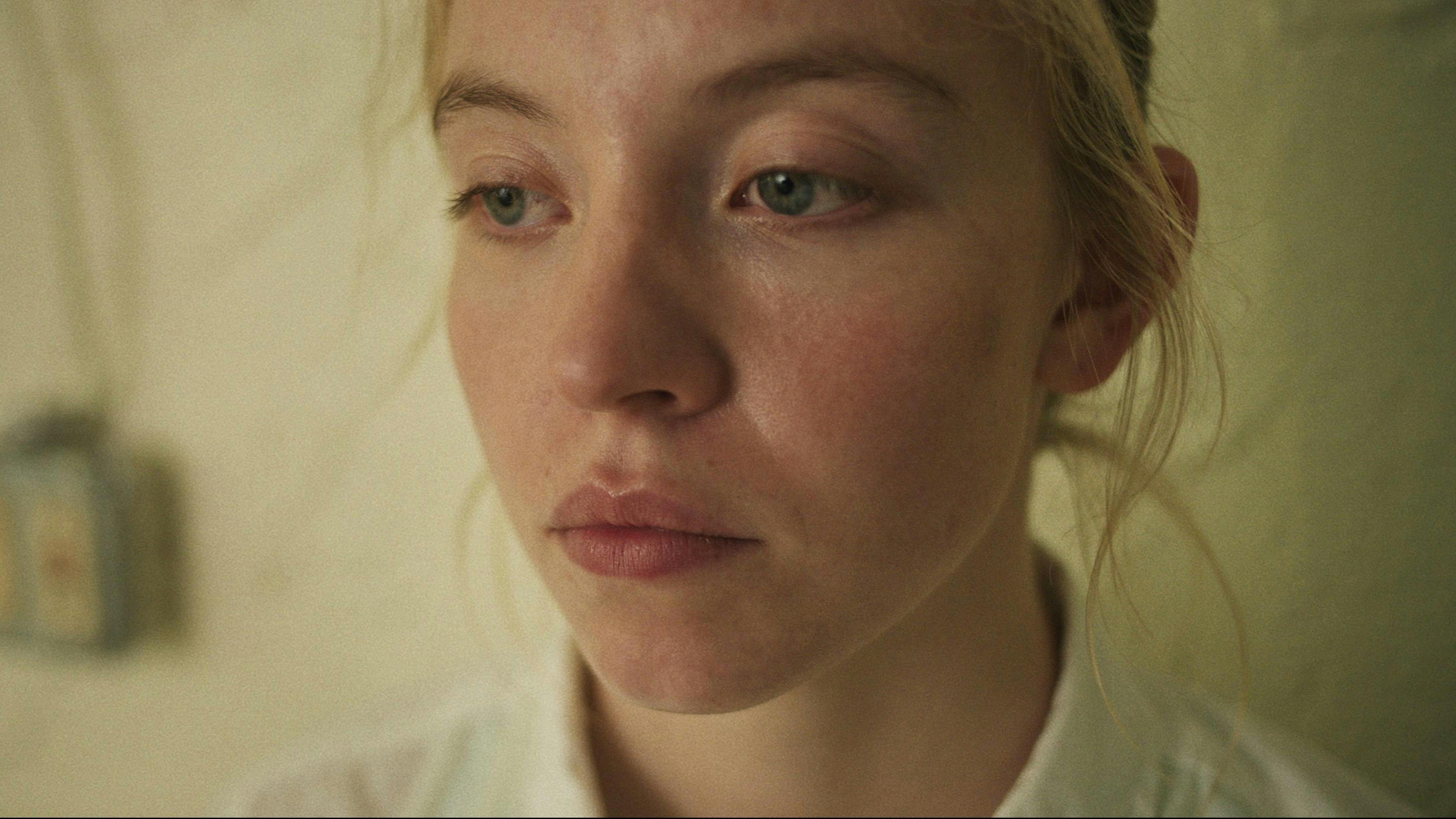 Sydney Sweeney som Reality Winner i filmen 'Reality'