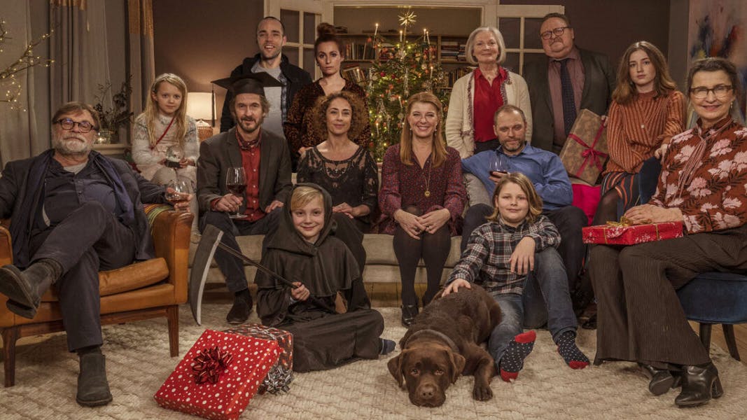 Paprika Steens danske ensemblefilm er et must see i julen