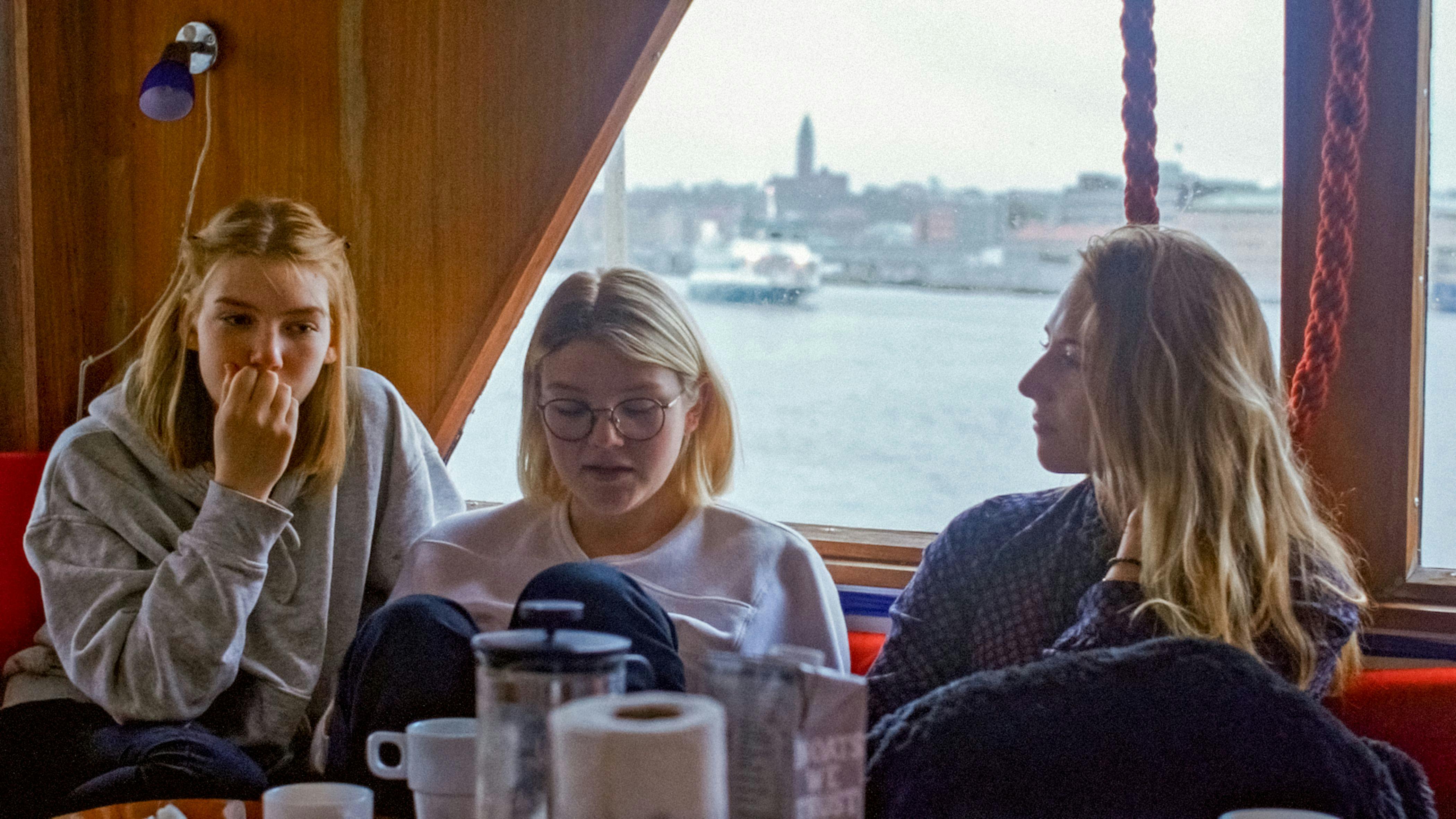 anmeldelse af dokumentaren Døtre på DR