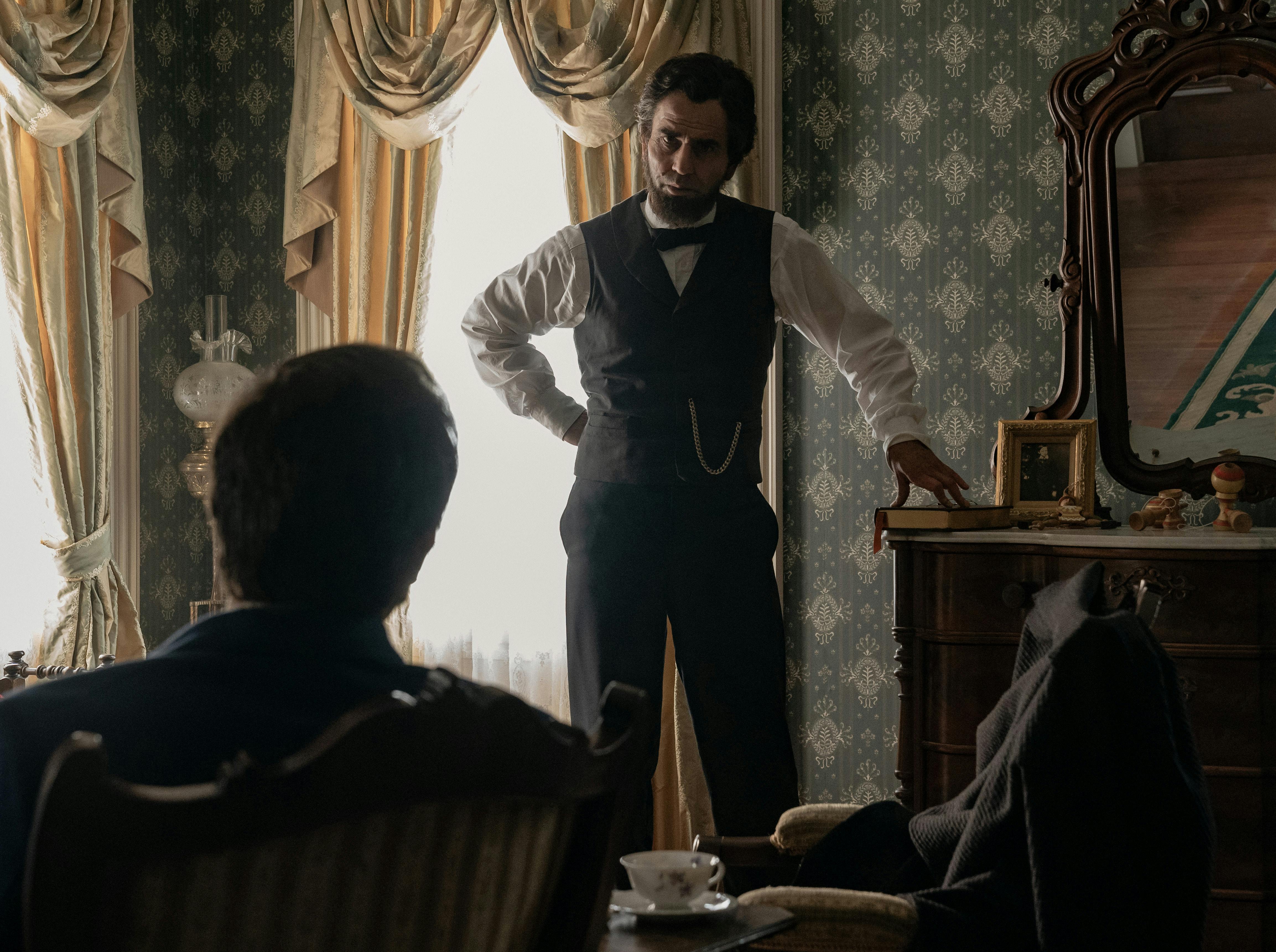 Manhunt apple tv+ anmeldelse