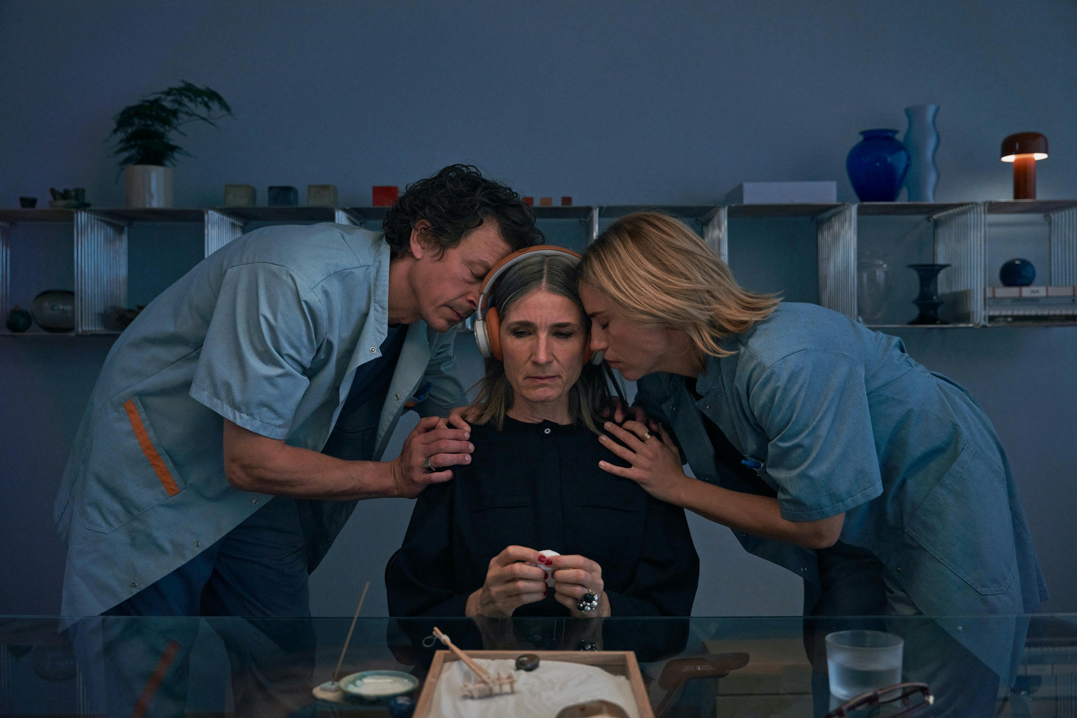 Baby Fever S2. Oscar Töringe as Hampus, Charlotte Munk as Helle and Josephine Park as Nana in Baby Fever S2. Cr. Courtesy of Netflix © 2023