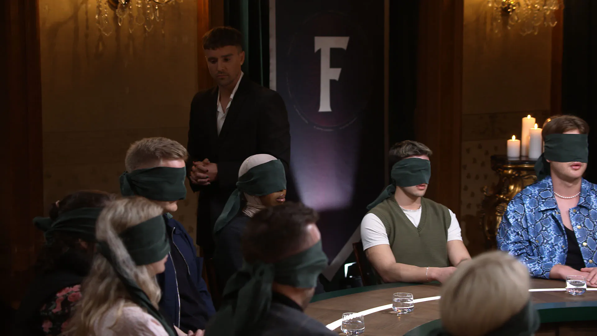 Hvad skete der i første afsnit af 'Forræder - ukendt grund' | Vi Elsker ...