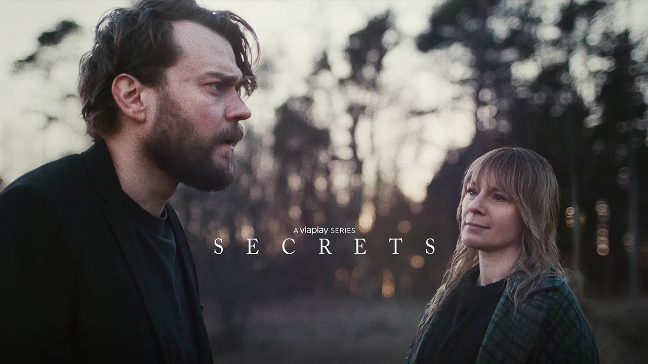 Pilou Asbæk og Iben Hjejle spiller søskende i ny Viaplay-serie 'Secrets ...