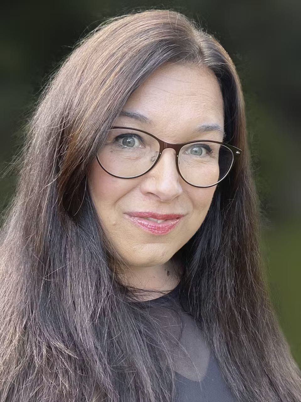 Ulrika Louisa Bjerregaard skriver romantasy på dansk og er selv flittig læser af genren.