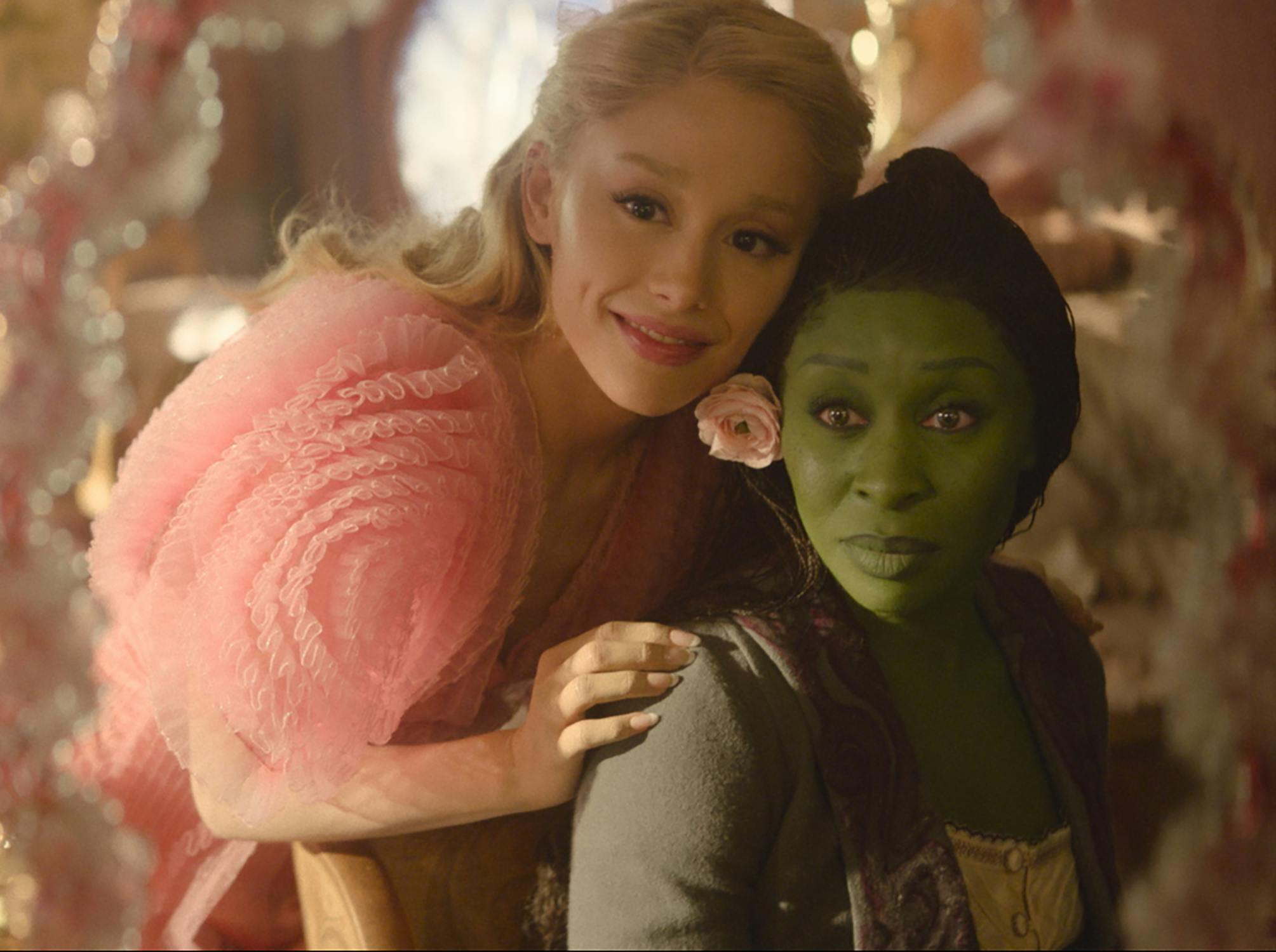 Anmeldelse af Wicked del 1 film med Ariana Grande og Cynthia Erivo
