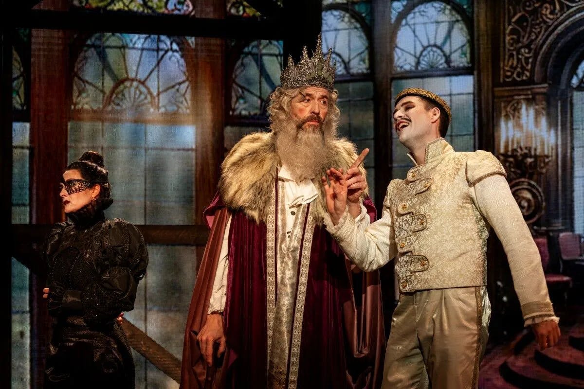 Kasper Leisner spiller Kong Gobbe i musicalopsætningen af 'Tinkas juleeventyr' i Tivoli