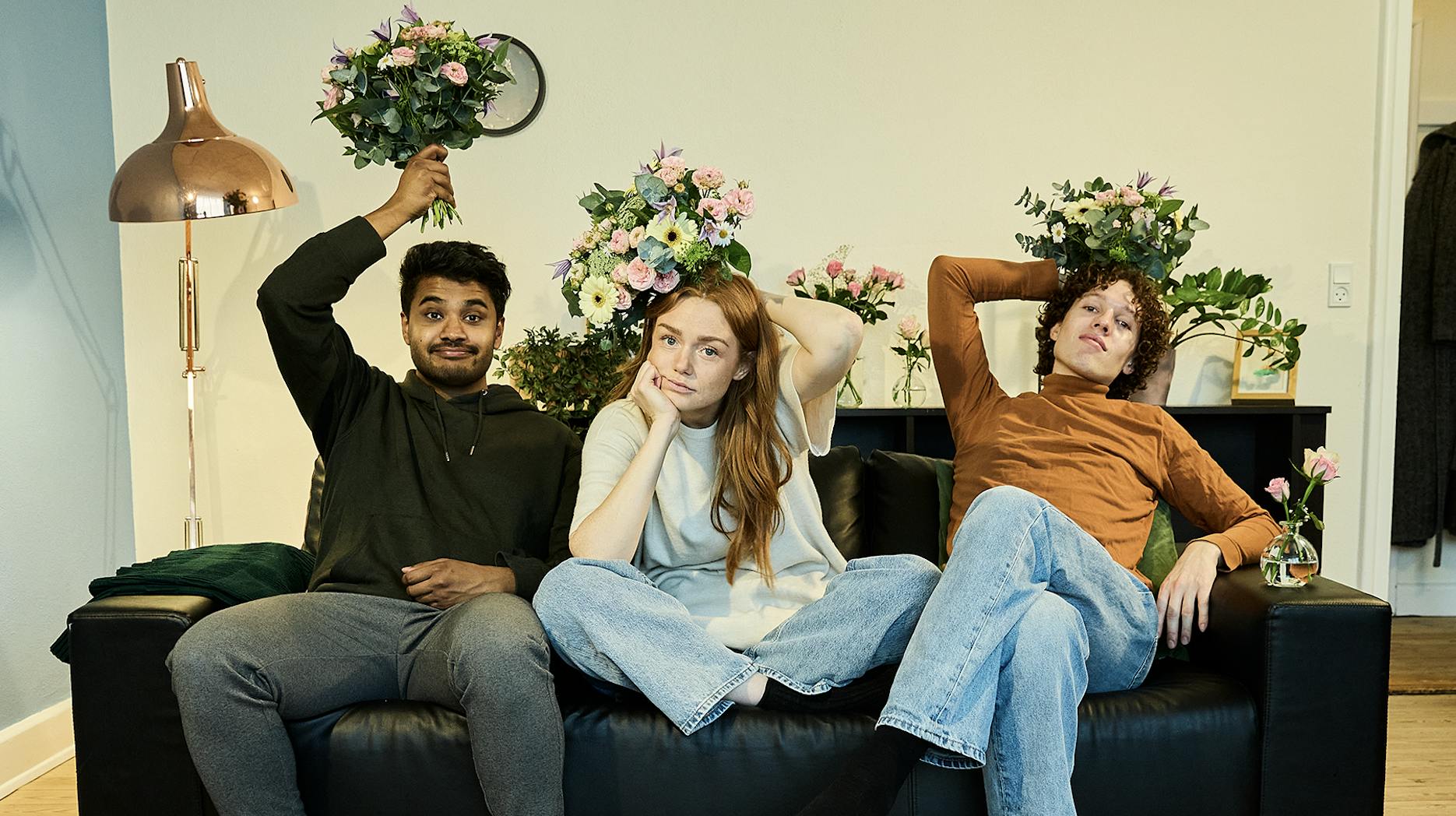 Diluckshan Jeyaratnam, Johanne Milland og Søren Torpegaard Lund i 'Efterlysning' på Fredericia Musicalteater