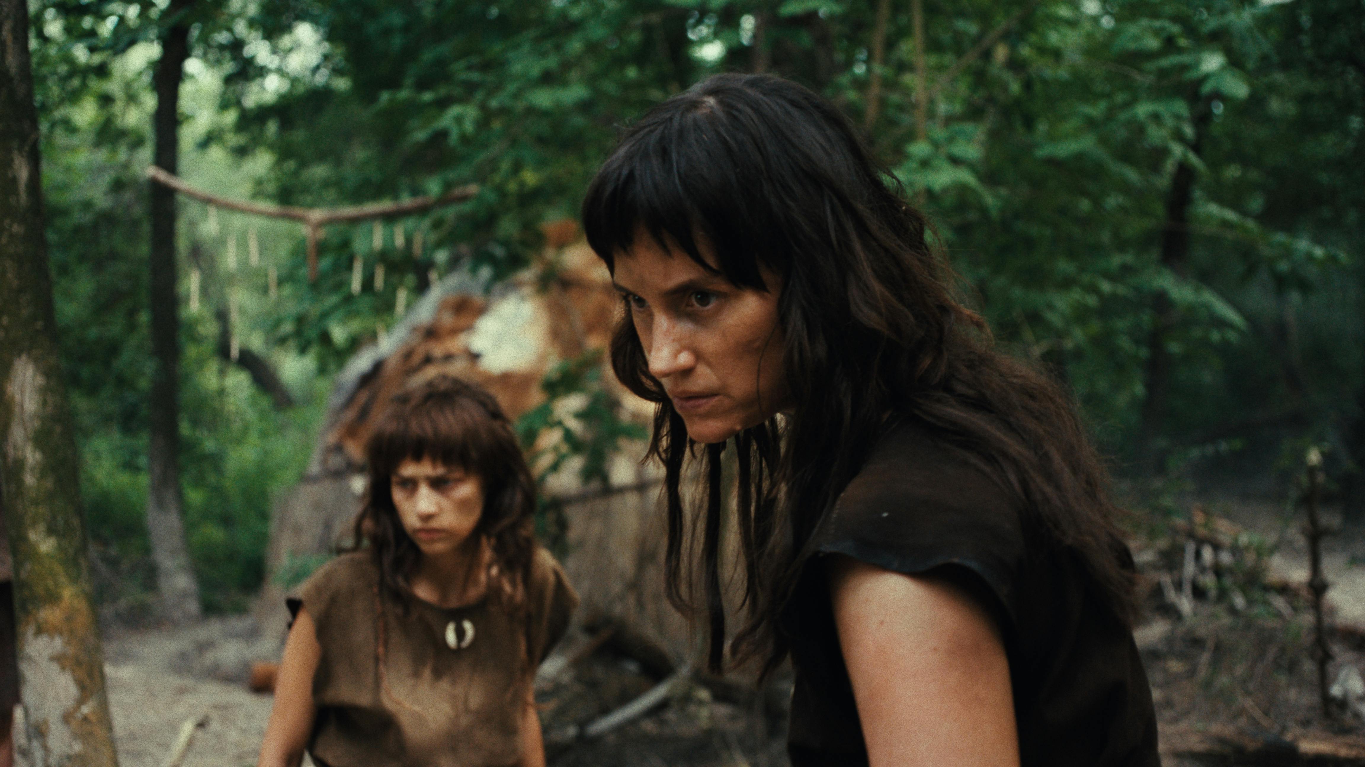 Angela Bundalovic og Danica Curcic spiller hovedrollerne i den nye danske film 'Fremmed - det første opgør' 