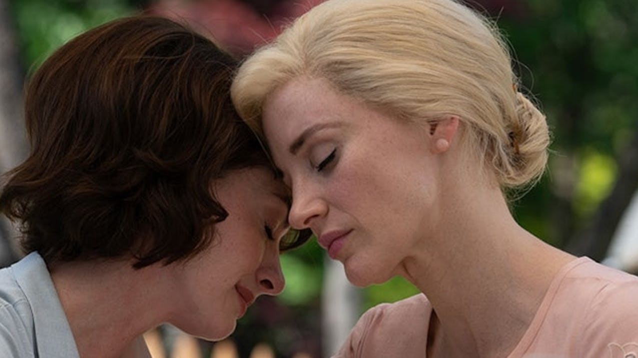 Anne Hathaway og Jessica Chastain i det psykologiske drama 'Mother's Instinct'