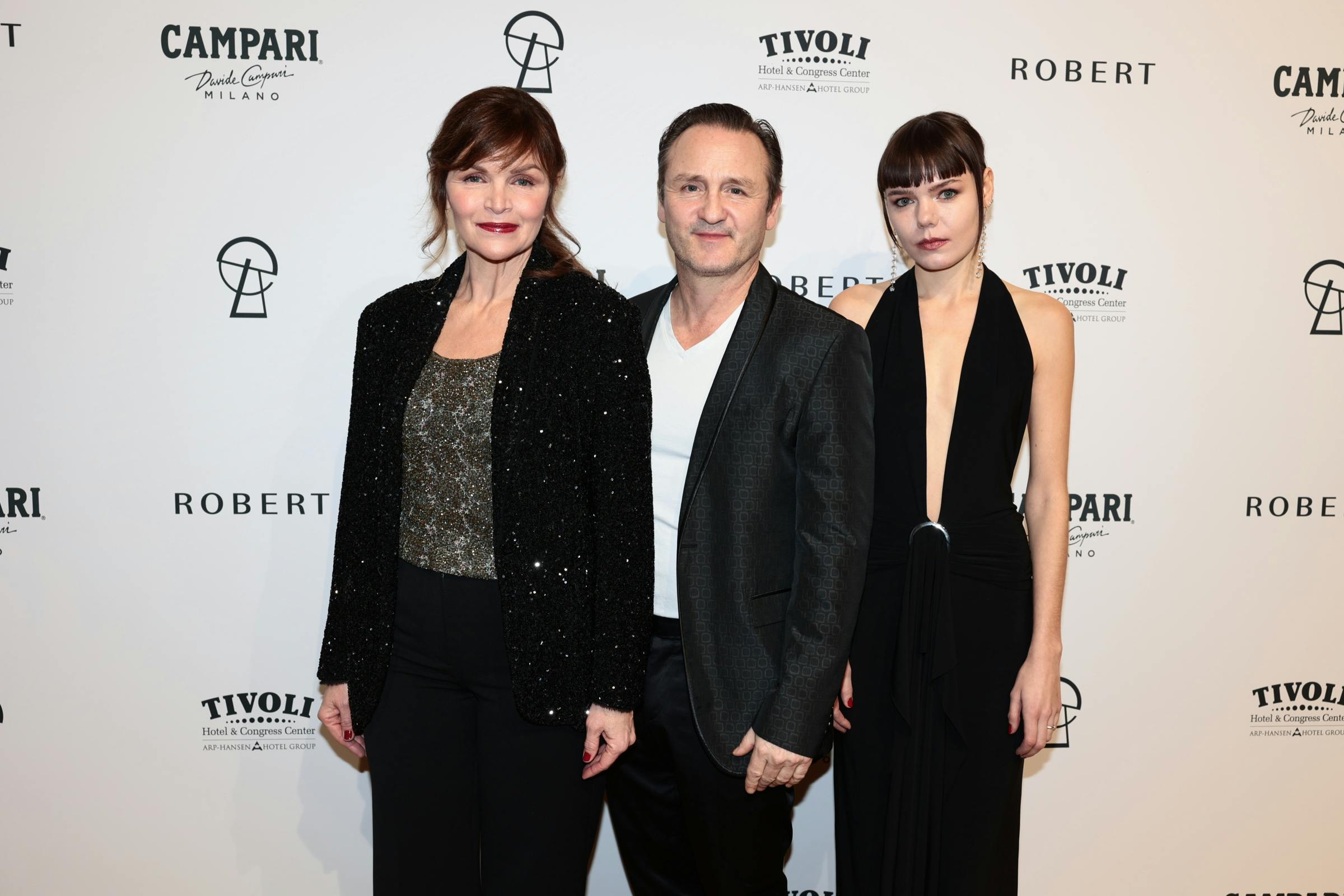 Stine Stengade, Lars Ranthe og Viilbjørg Malling Agger vandt alle en Robert for deres præstation i 'Fuld af kærlighed'