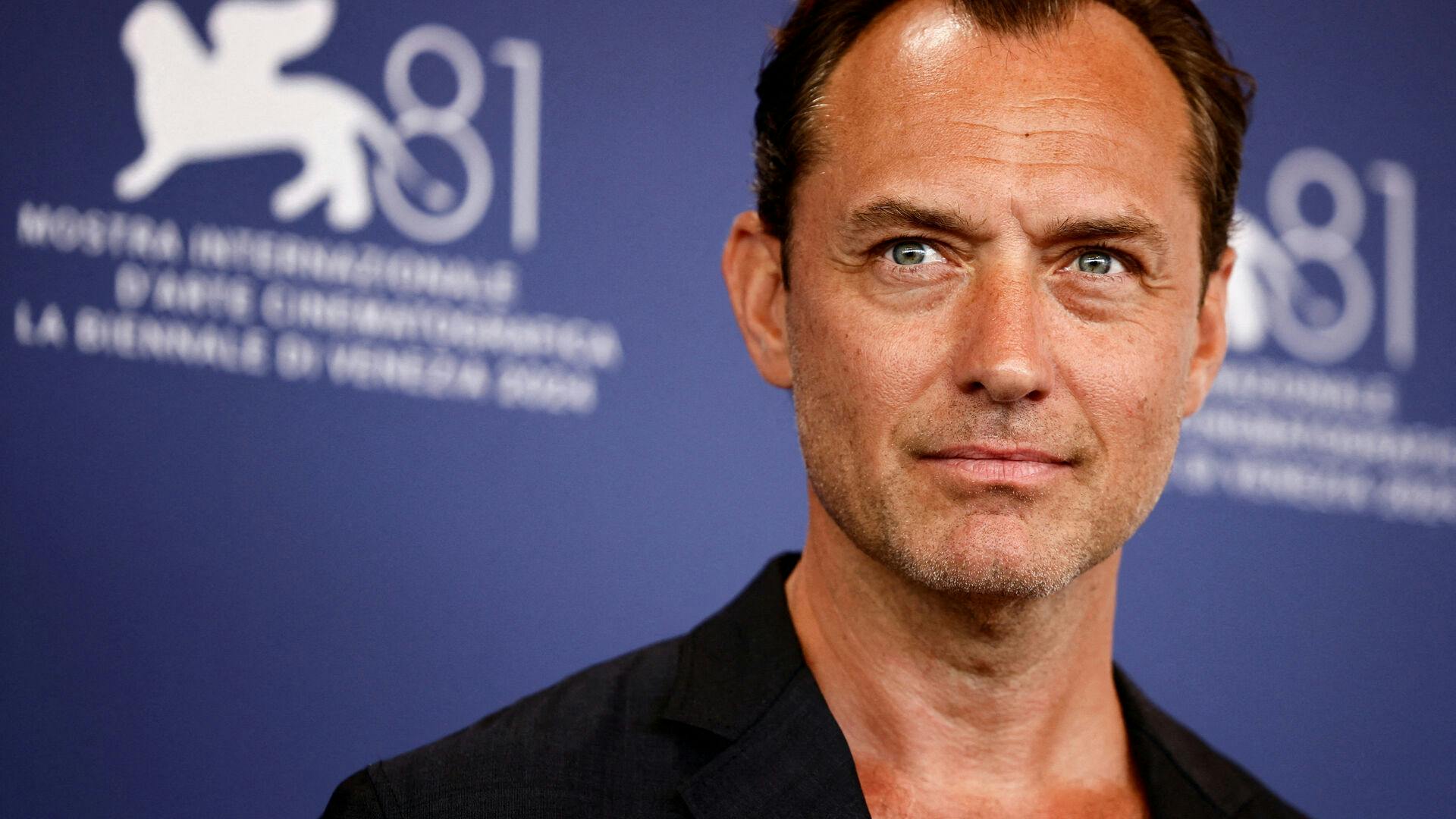 Cast member Jude Law poses during a photocall for the movie "The Order", in competition, at the 81st Venice Film Festival, Venice, Italy, August 31, 2024. REUTERS/Yara Nardi TPX IMAGES OF THE DAY