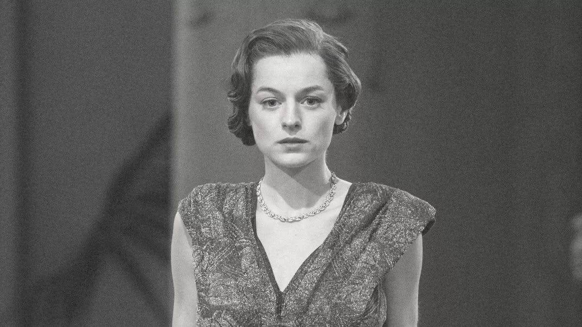 Emma Corrin som Dorothy i 'Black Mirror'-afsnittet 'Hotel Reverie'