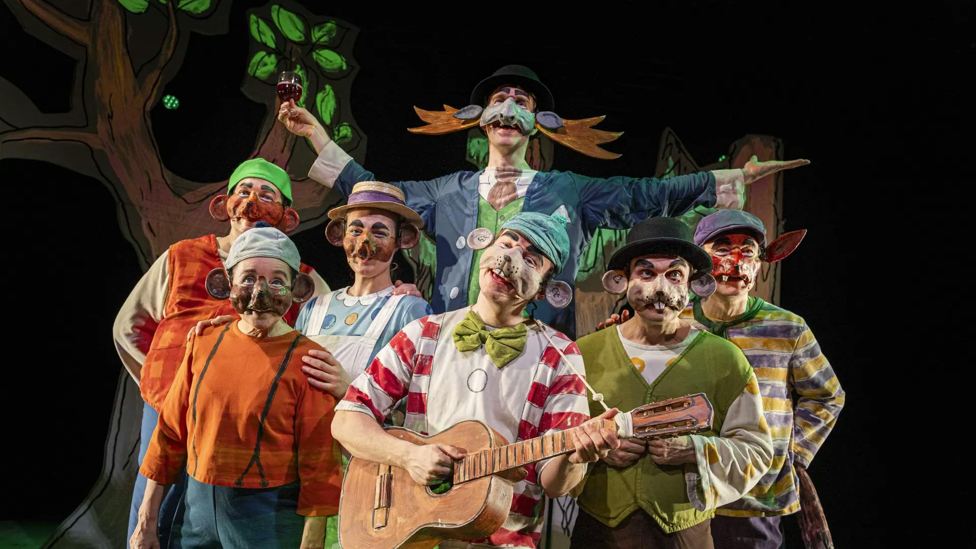 Anmeldelse af 'Dyrene i Hakkebakkeskoven' i Glassalen i Tivoli