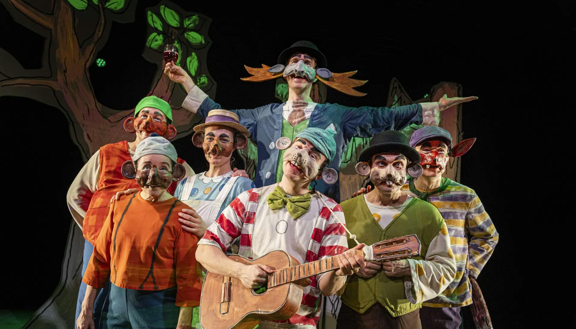 Anmeldelse af 'Dyrene i Hakkebakkeskoven' i Glassalen i Tivoli