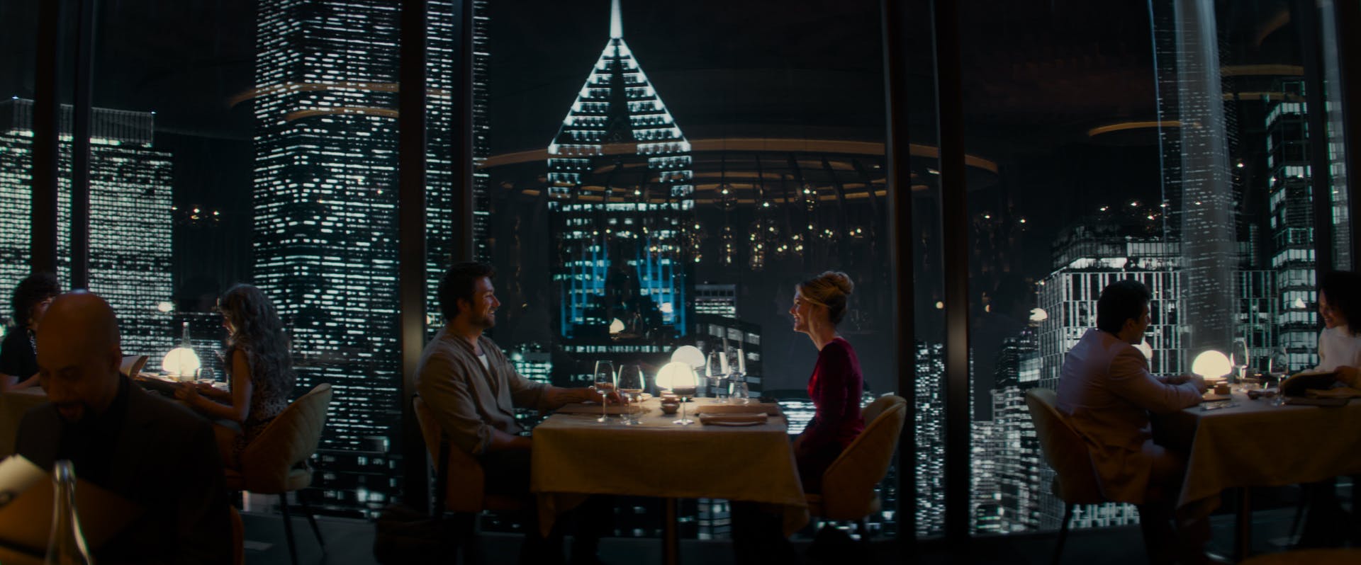 Brandon Sklenar Meghann Fahy Drop anmeldelse