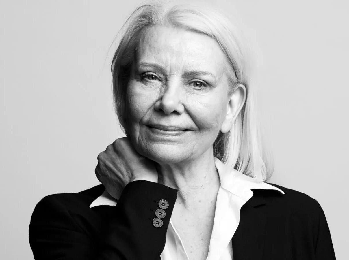 Anmeldelse af 'Tit er jeg glad' på Teatret ved Sorte Hest