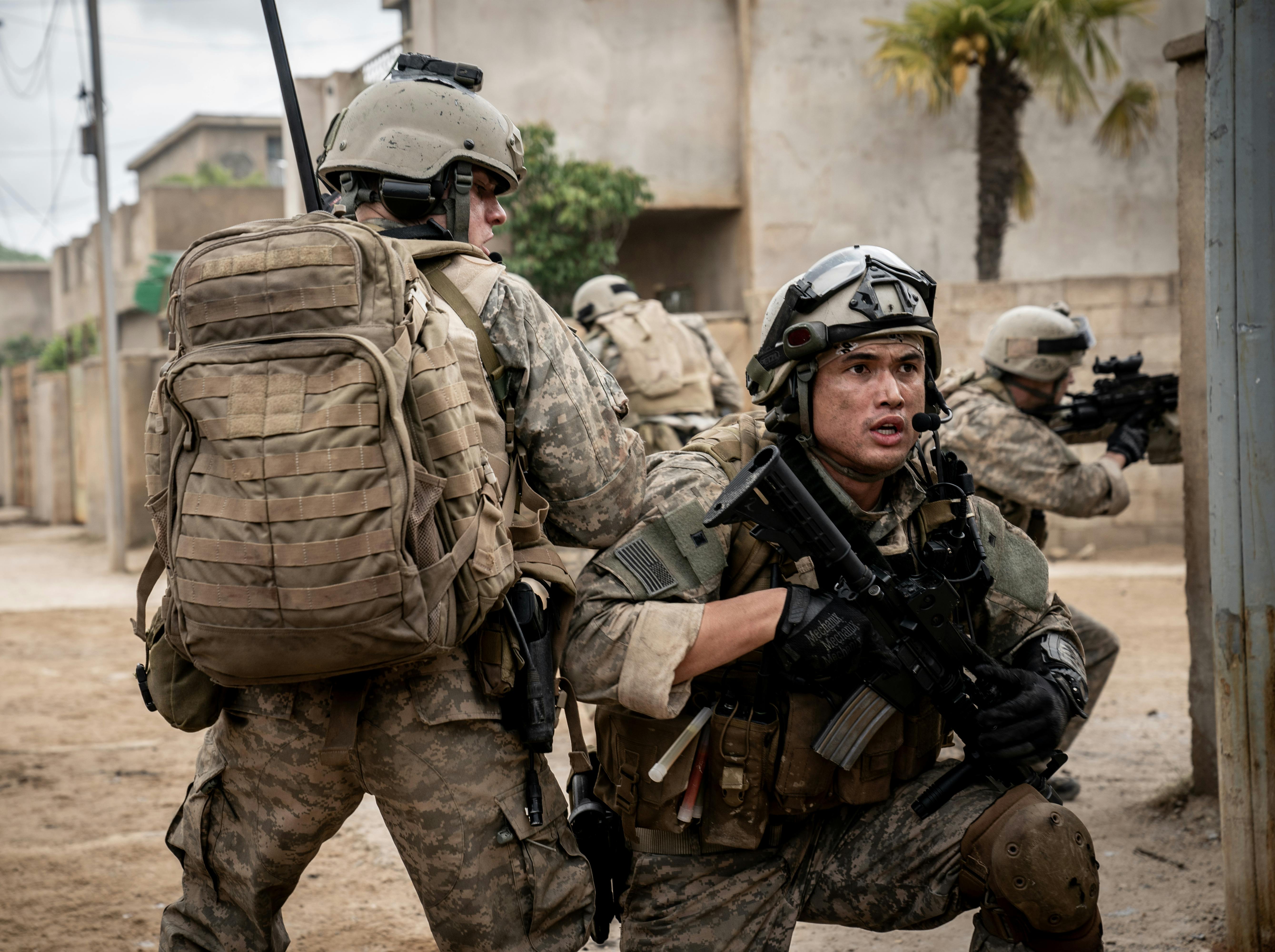 warfare anmeldelse charles melton