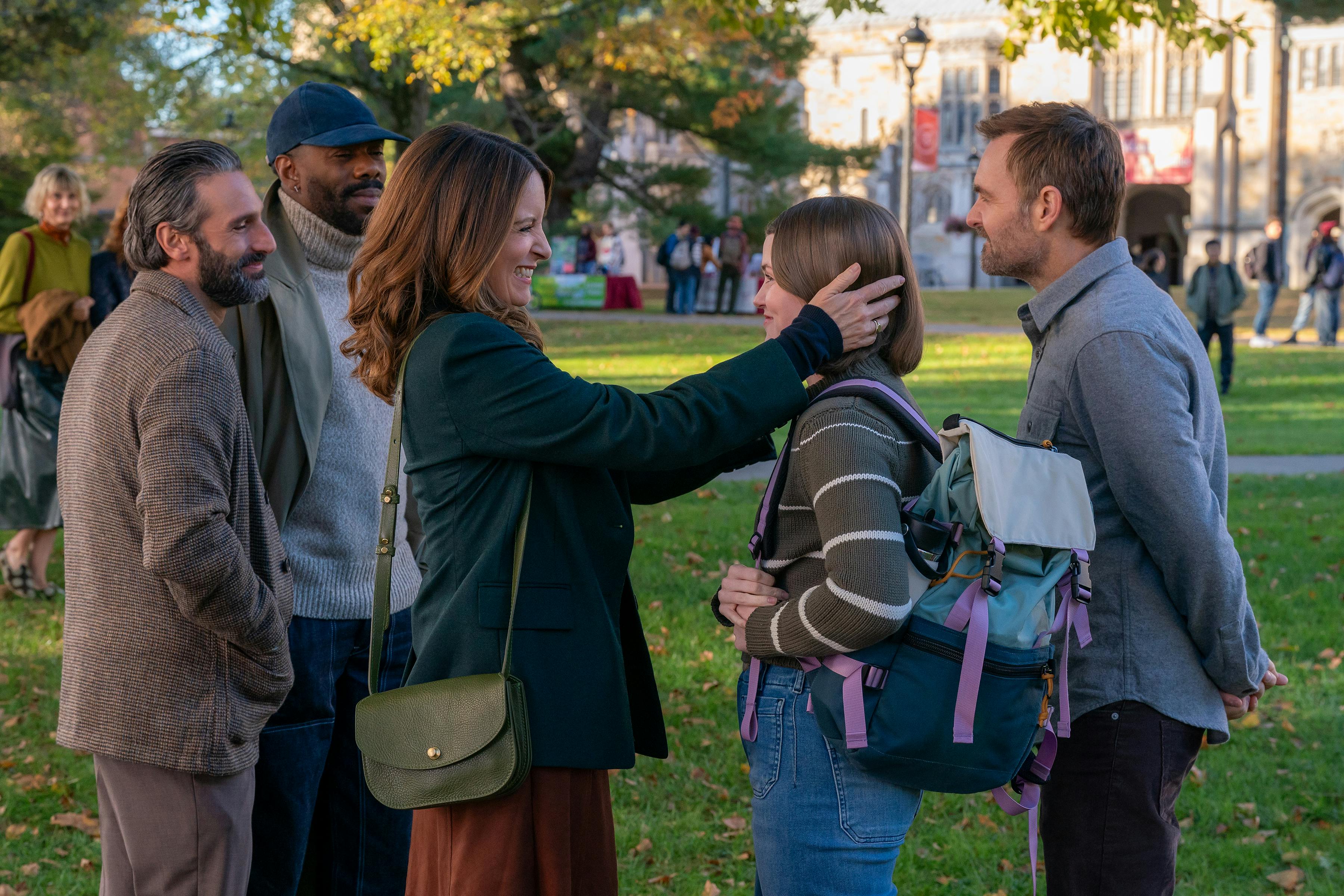 anmeldelse THE FOUR SEASONS. (L to R) Marco Calvani as Claude, Colman Domingo as Danny, Tina Fey as Kate, Ashlyn Maddox as Beth, and Will Forte as Jack in Episode 105 of The Four Seasons. Cr. Jon Pack/Netflix © 2024