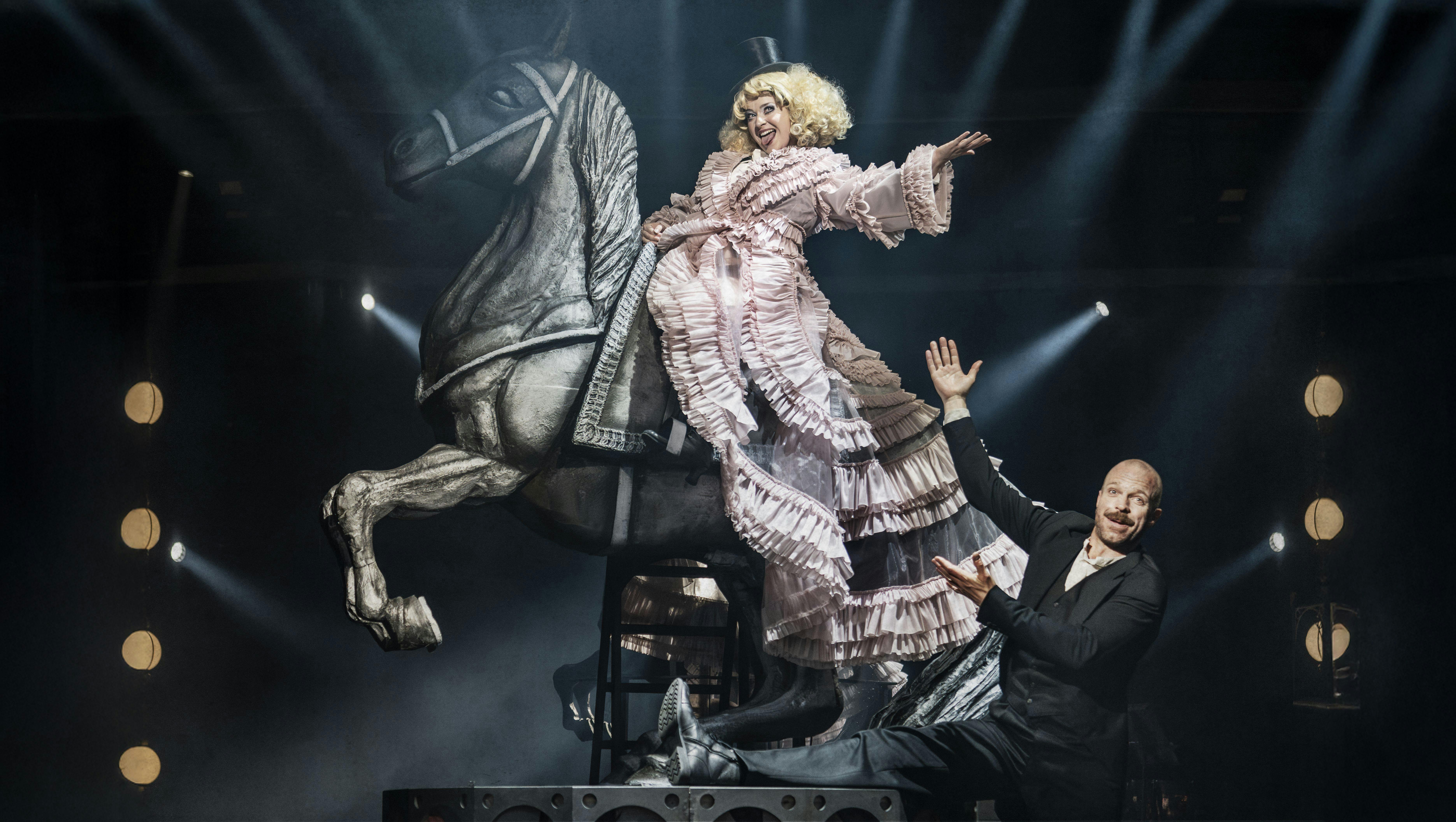 Anmeldelse af 'Feberen' på Det Kongelige Teater