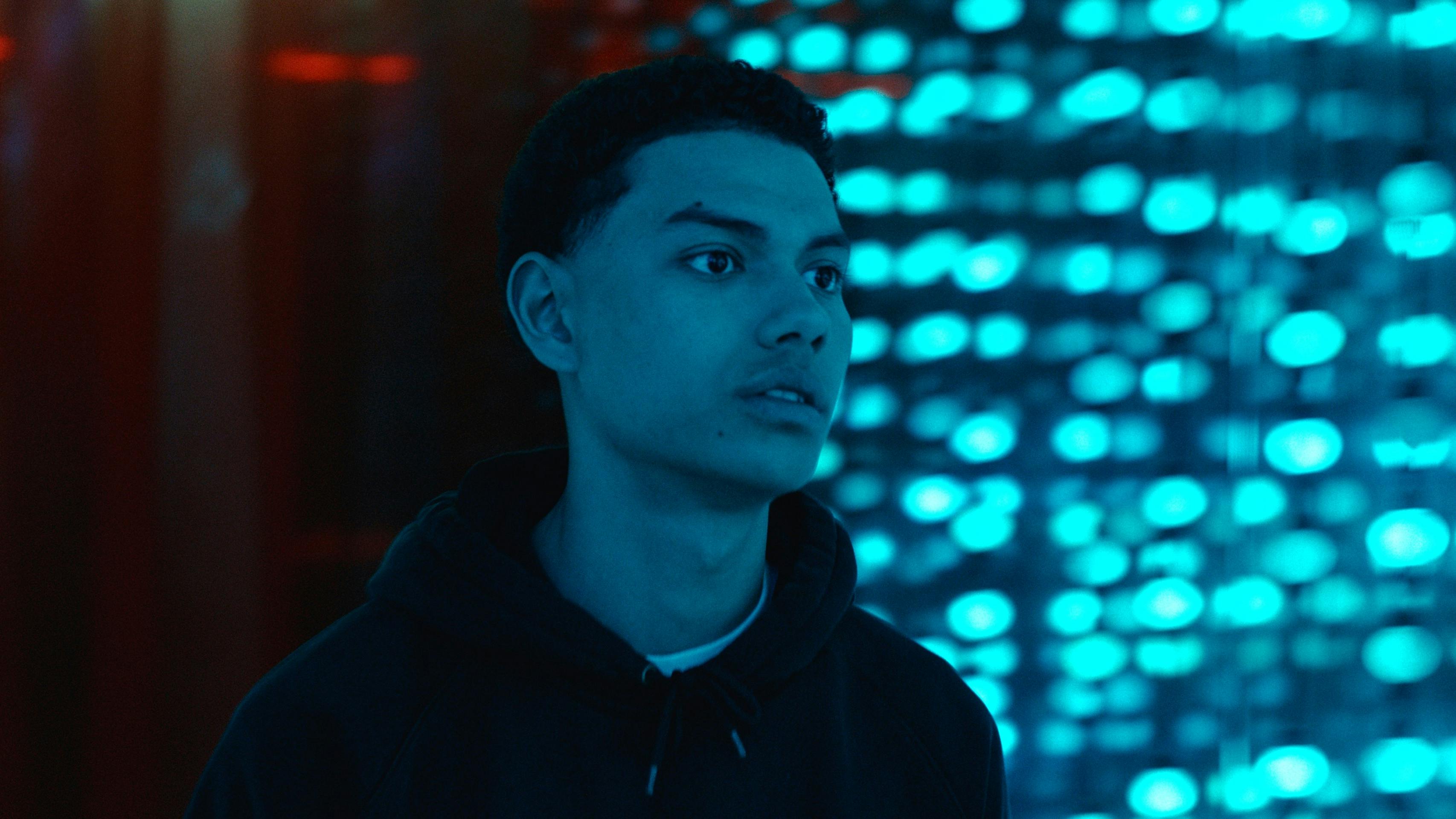 Elliot i 'Peak' jonas risvig anmeldelse