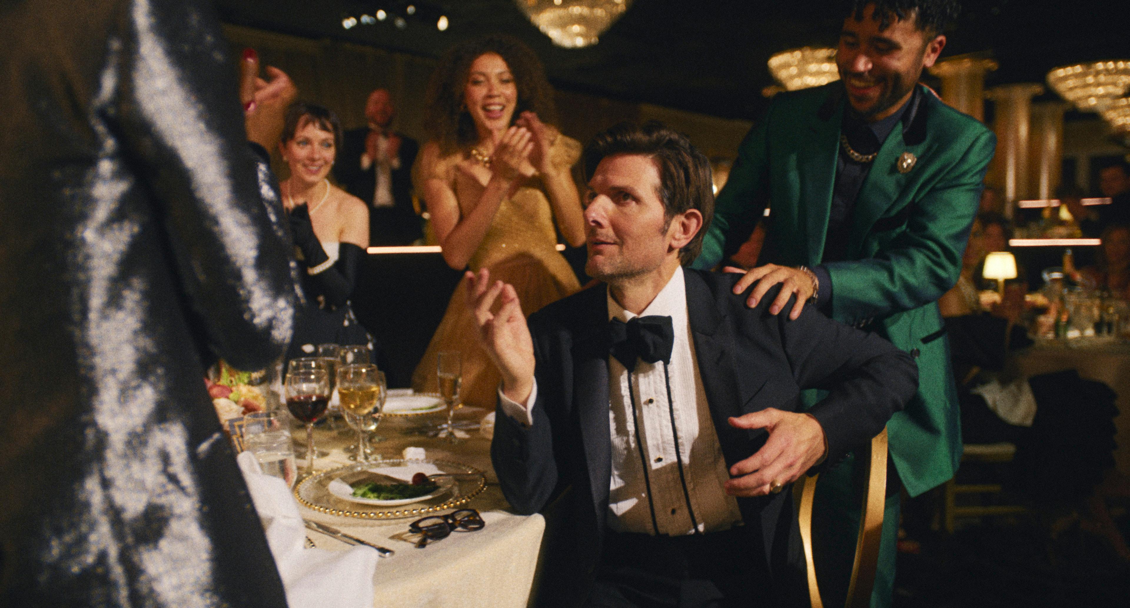 Adam Scott i 'The Studio'