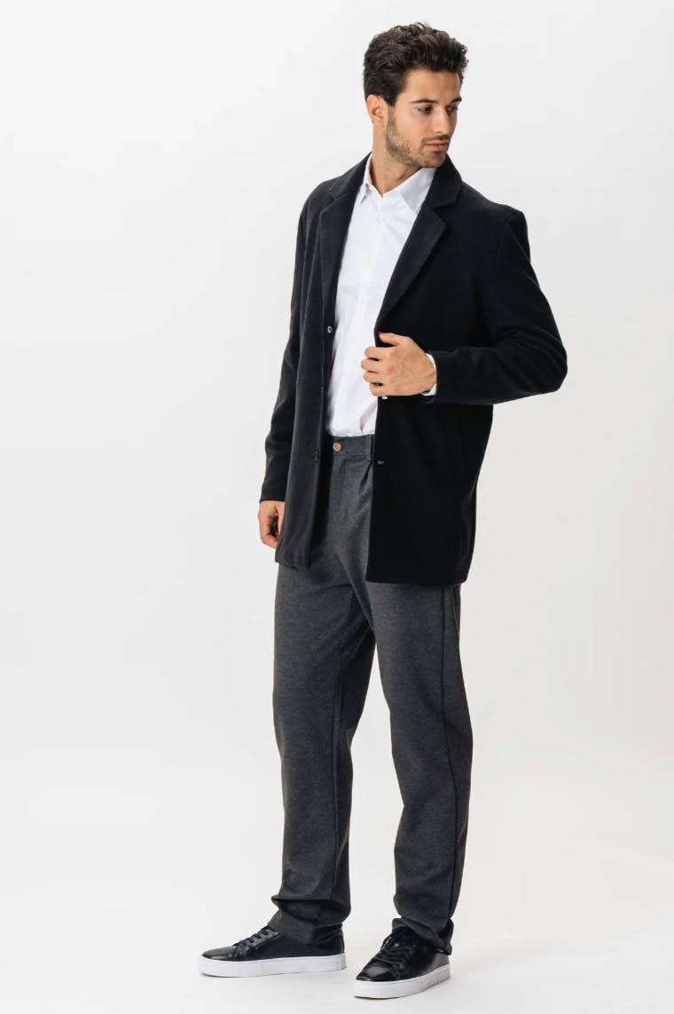 https://imgix.vielskerserier.dk/2025-05-09/Shelby1.png