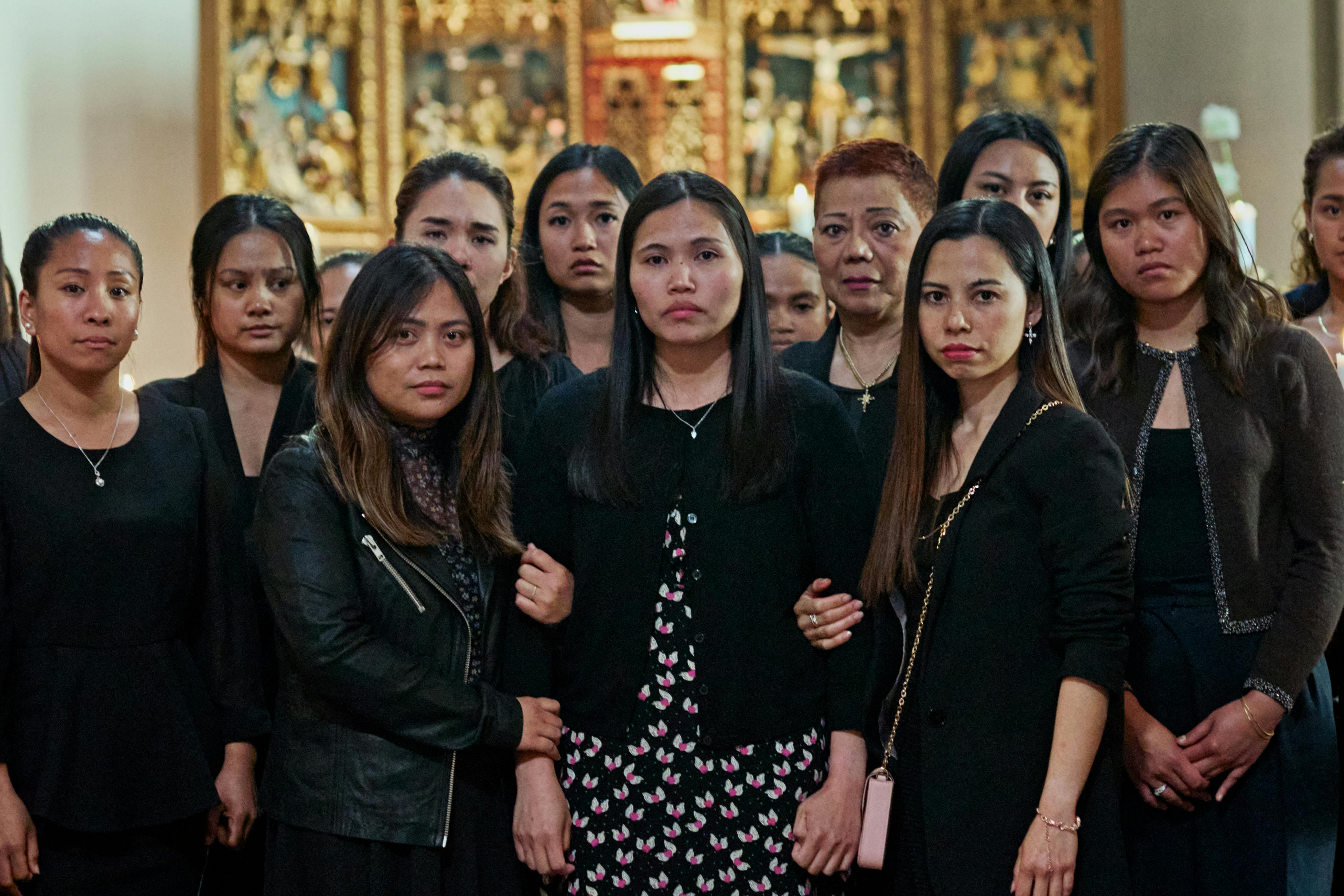 Nilda Galola Aclon som Ona, Excel Busano som Angel Reyes, Isabelita Reyes som Darna, Gel Andersen som Kim i 'Reservatet'