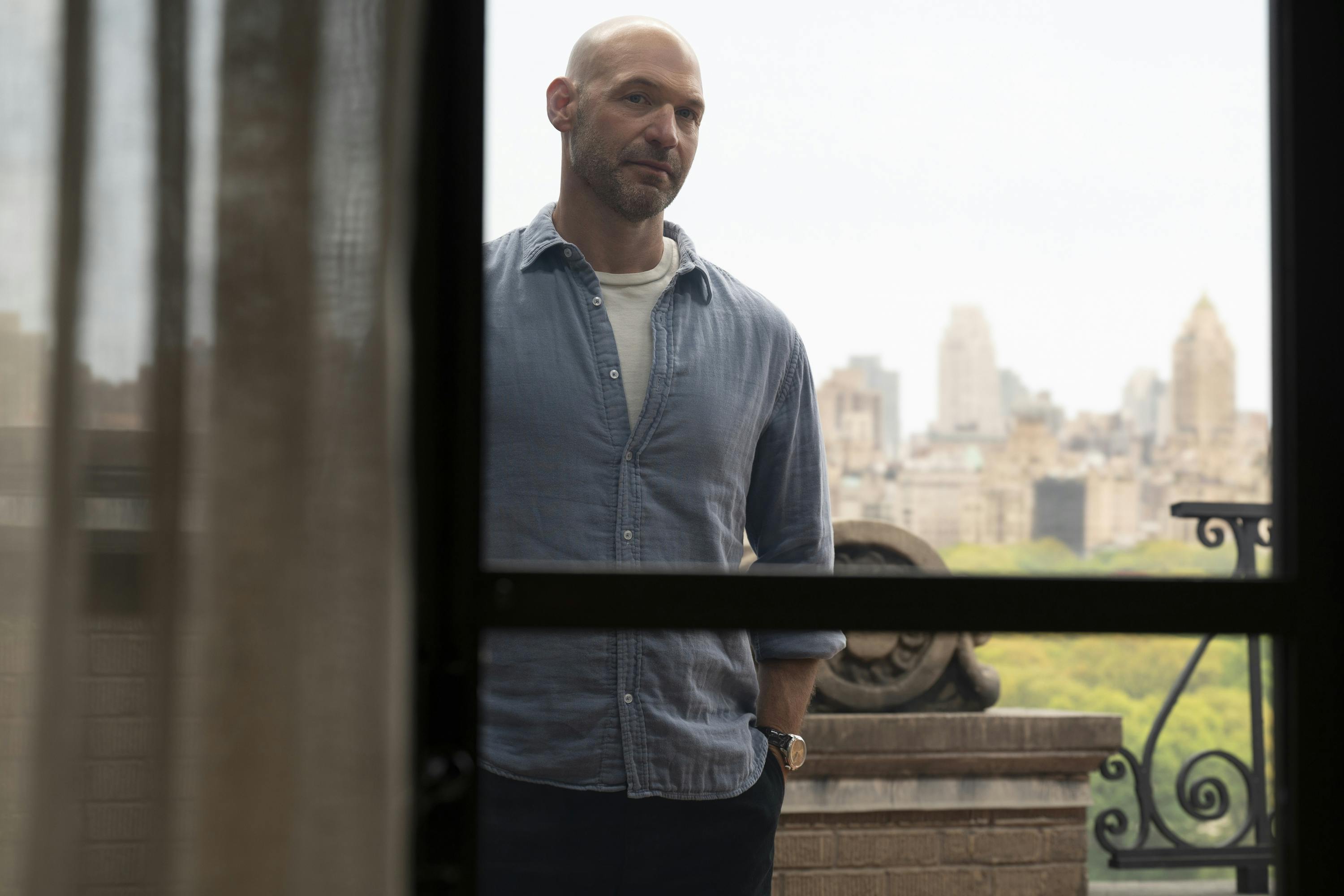 Corey Stoll the better sister anmeldelse