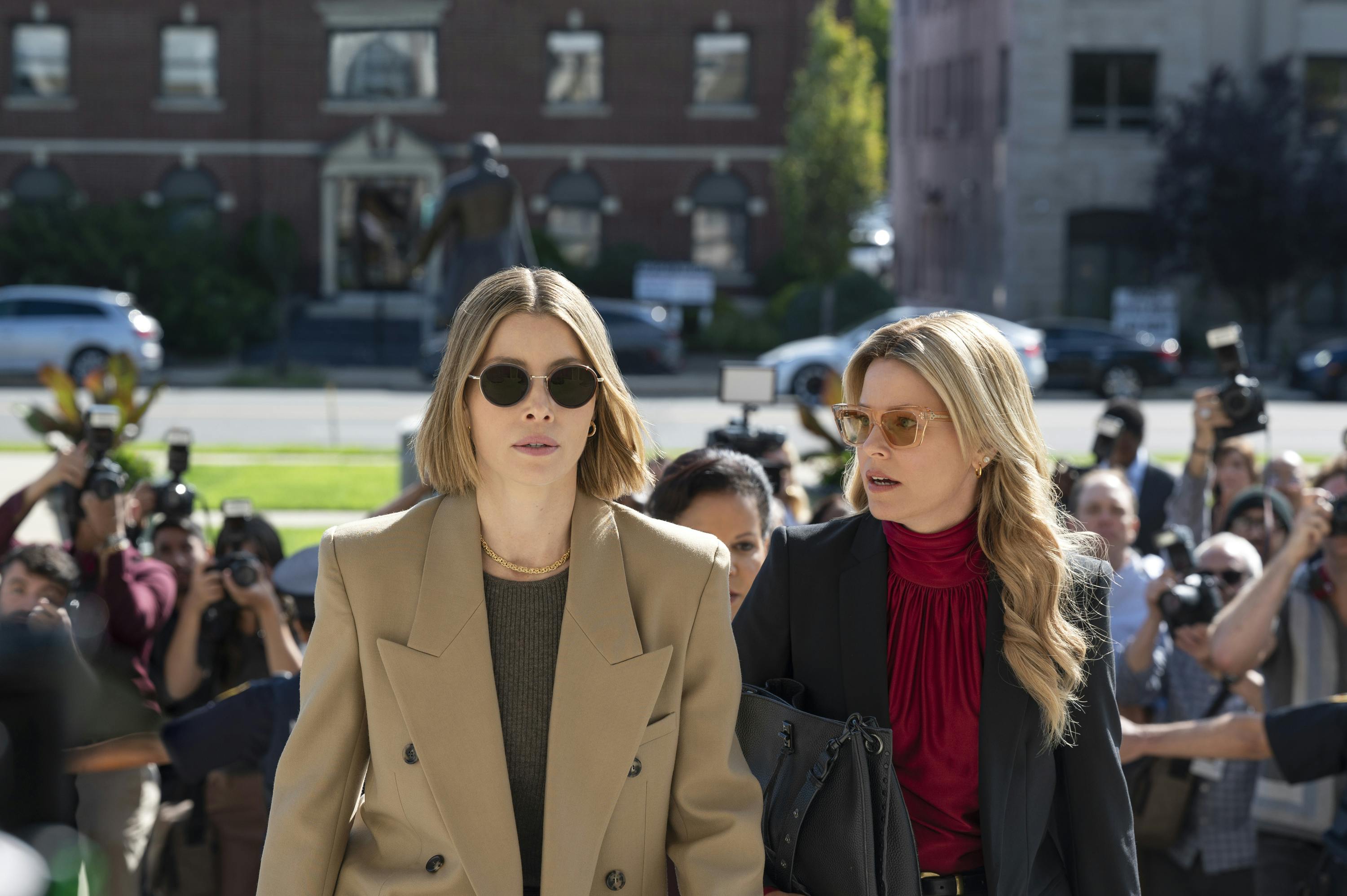 Jessica Biel, Elizabeth Banks the better sister anmeldelse