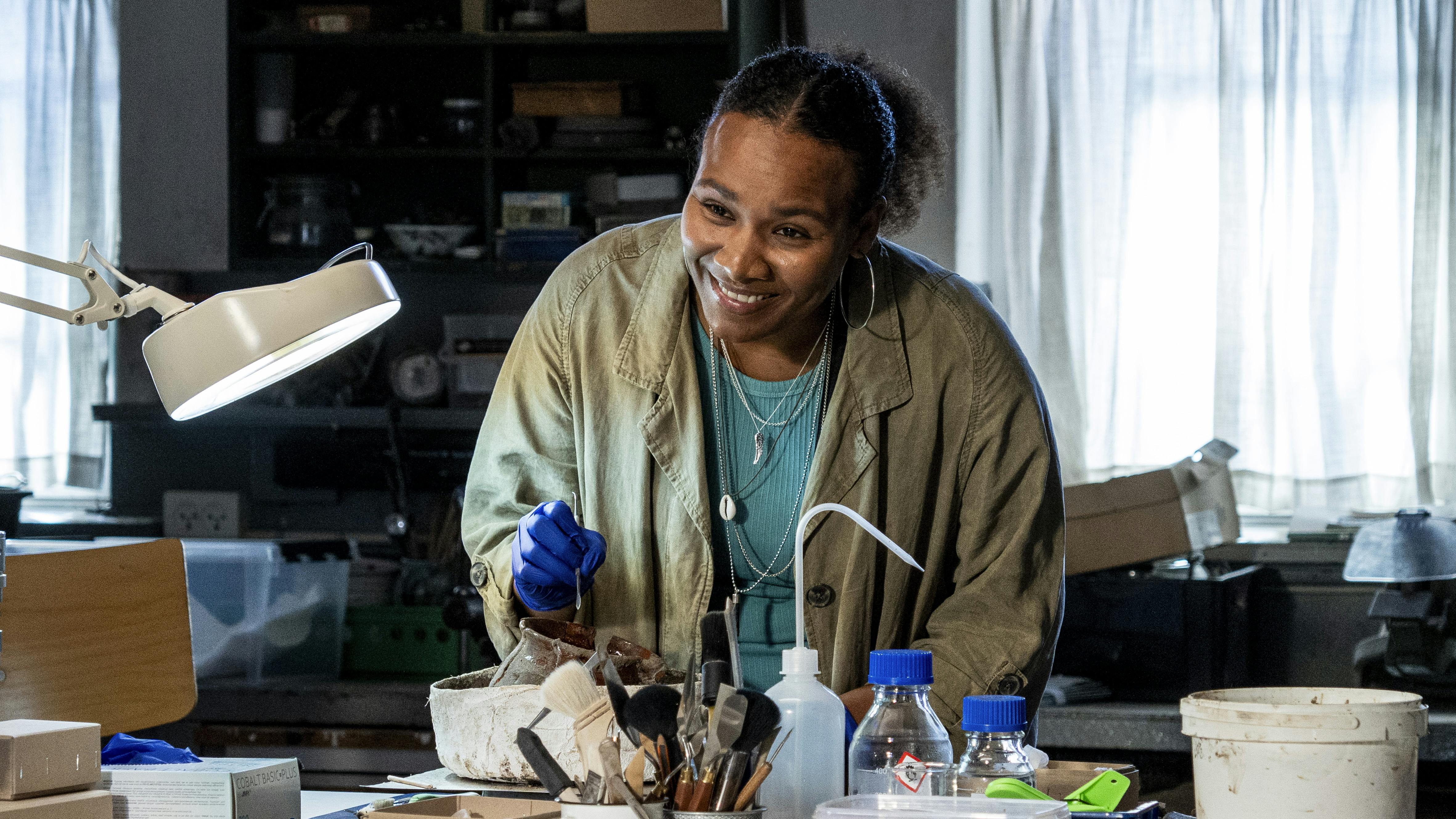 Laura (Sara Fanta) i 'Danefæ'.