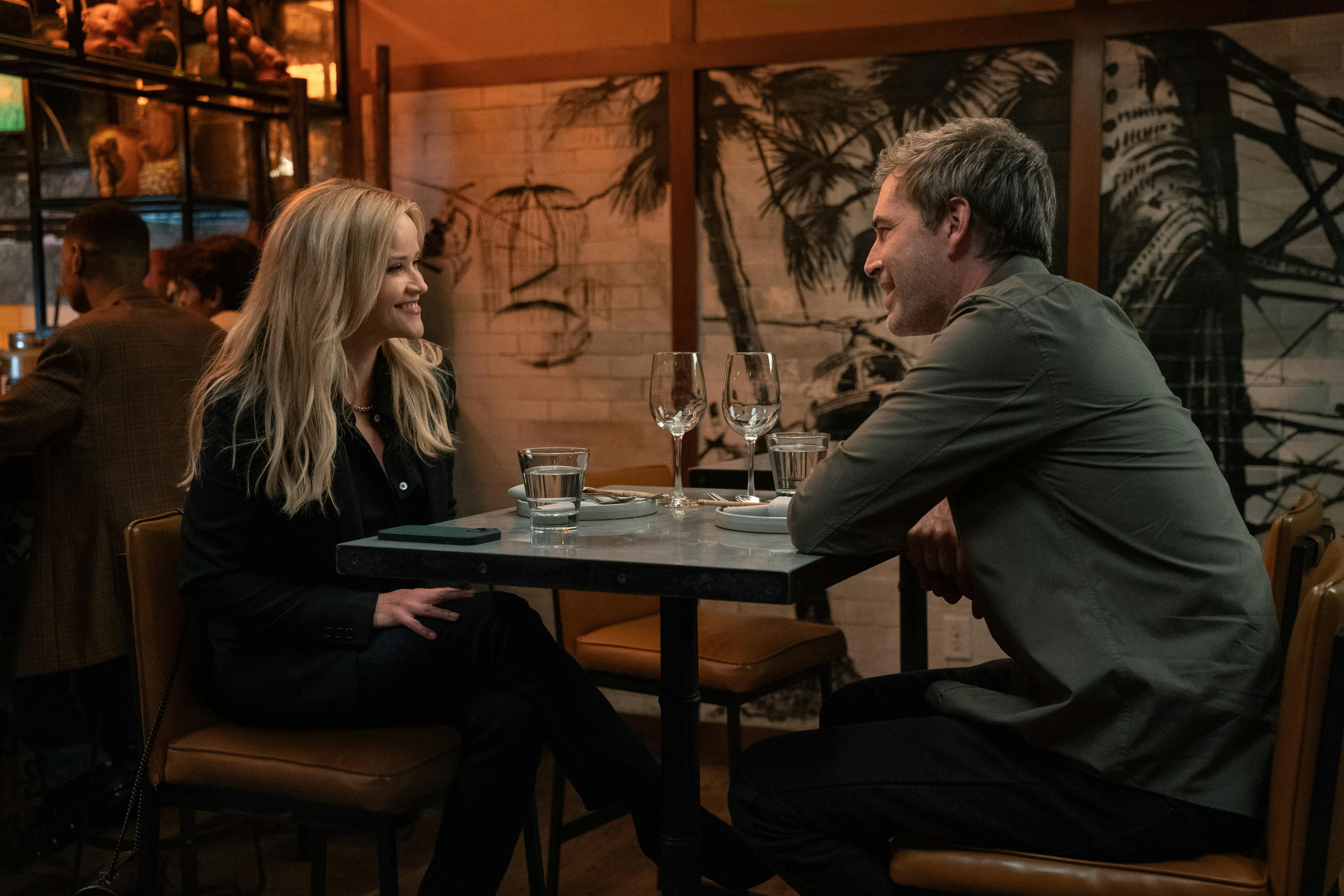 Reese Witherspoon og Mark Duplass i 'The Morning Show' sæson 4
