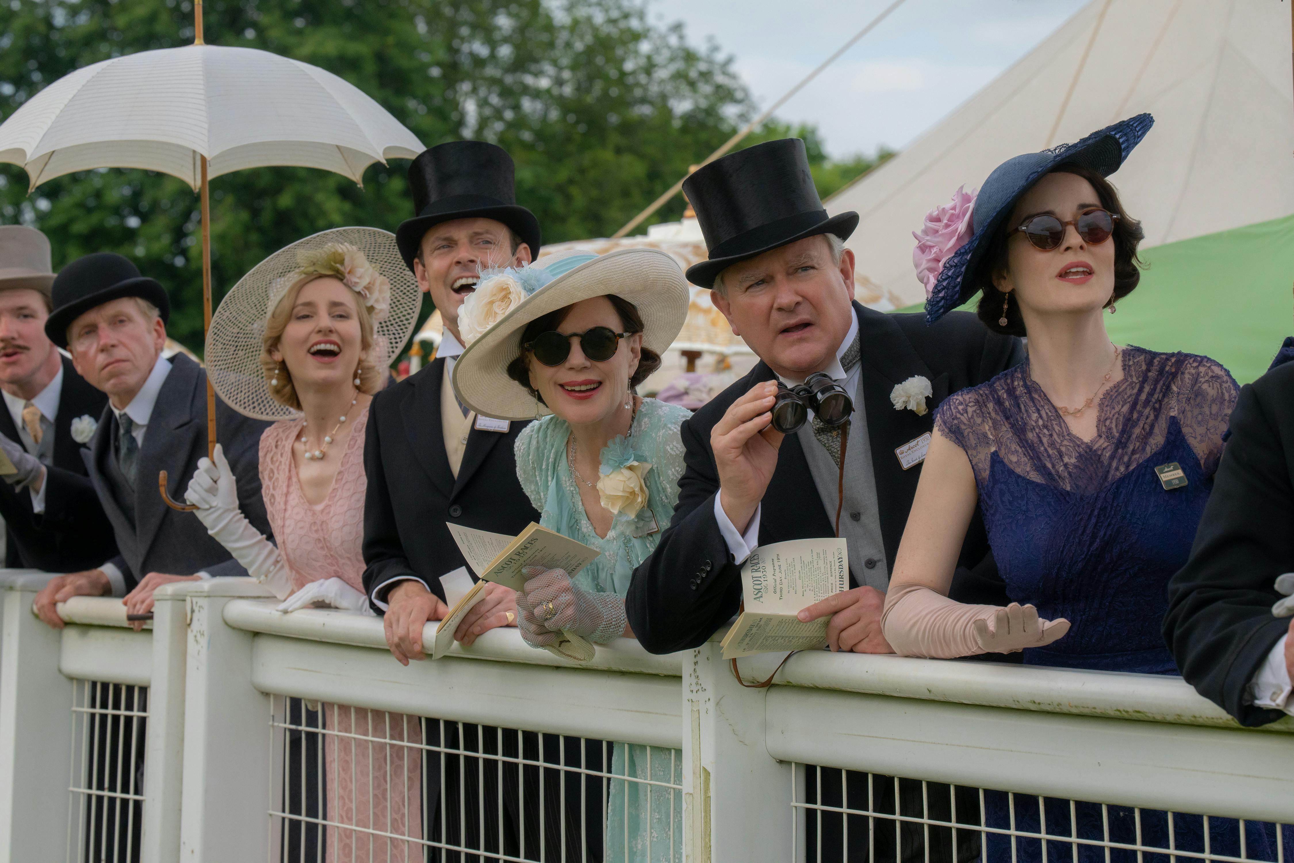 Laura Carmichael som Lady Edith, Harry Hadden-Paton som Bertie Hexham, Elizabeth McGovern som Cora Grantham, Hugh Bonneville er Robert Grantham og Michelle Dockery som Lady Mary.