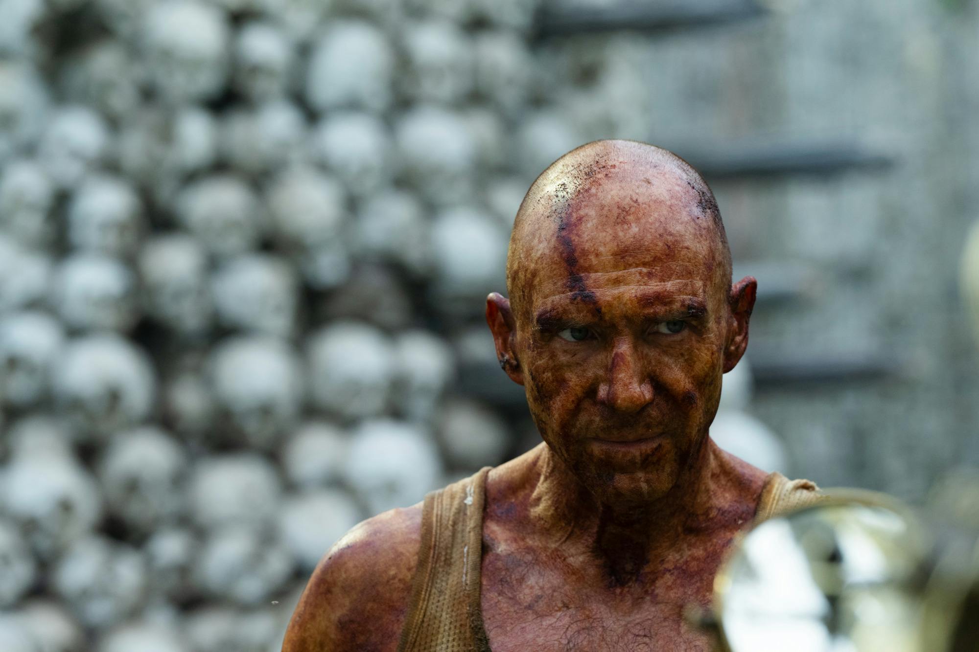 Dr. Kelson (Ralph Fiennes) ' 28 YEARS LATER anmeldelse